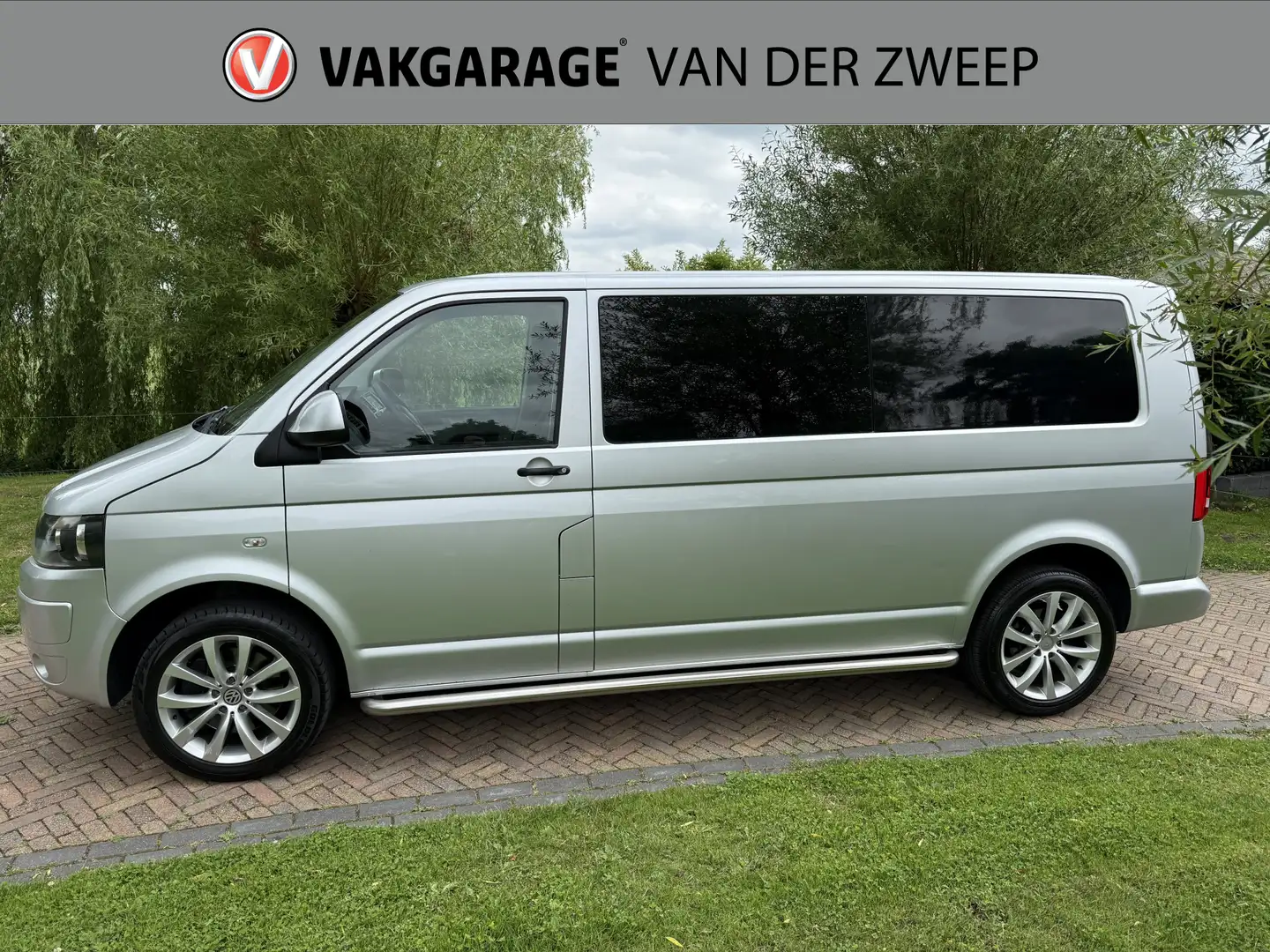 Volkswagen T5 Transporter 2.0 TDI L2H1 | DSG | Navi Gris - 2