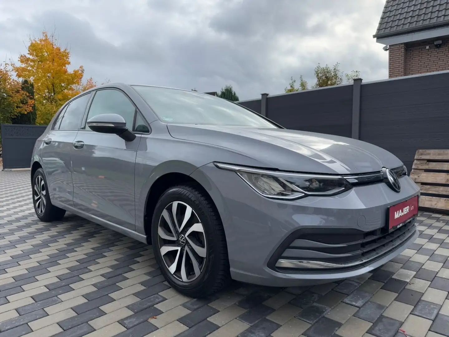 Volkswagen Golf VIII Lim. Active*CARPLAY*LED*SHZ*TEMPO Gris - 1