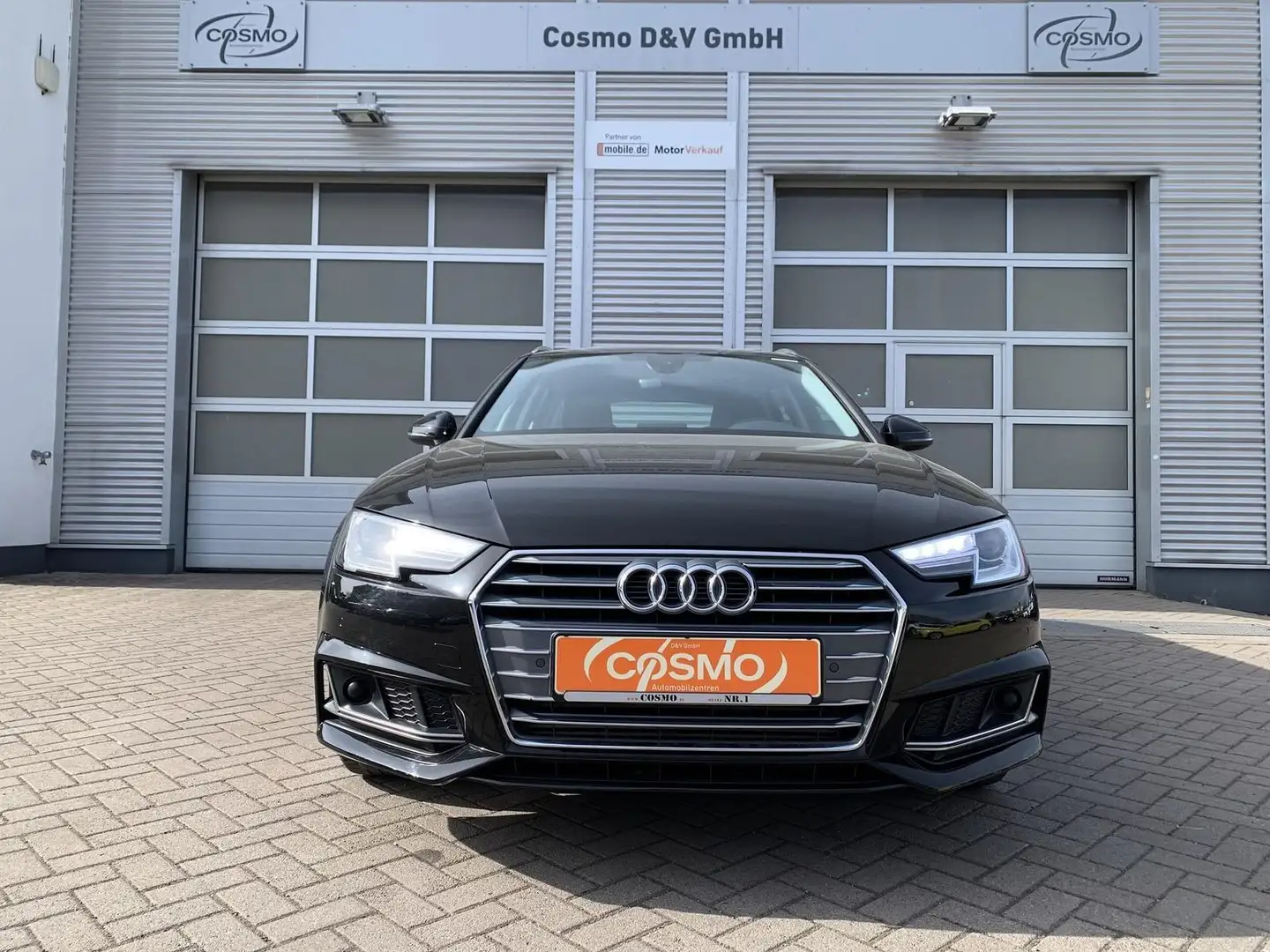 Audi A4 Avant 40TFSI sport AHK+Navi+PDC+ACC+Sitzhzg Black - 2