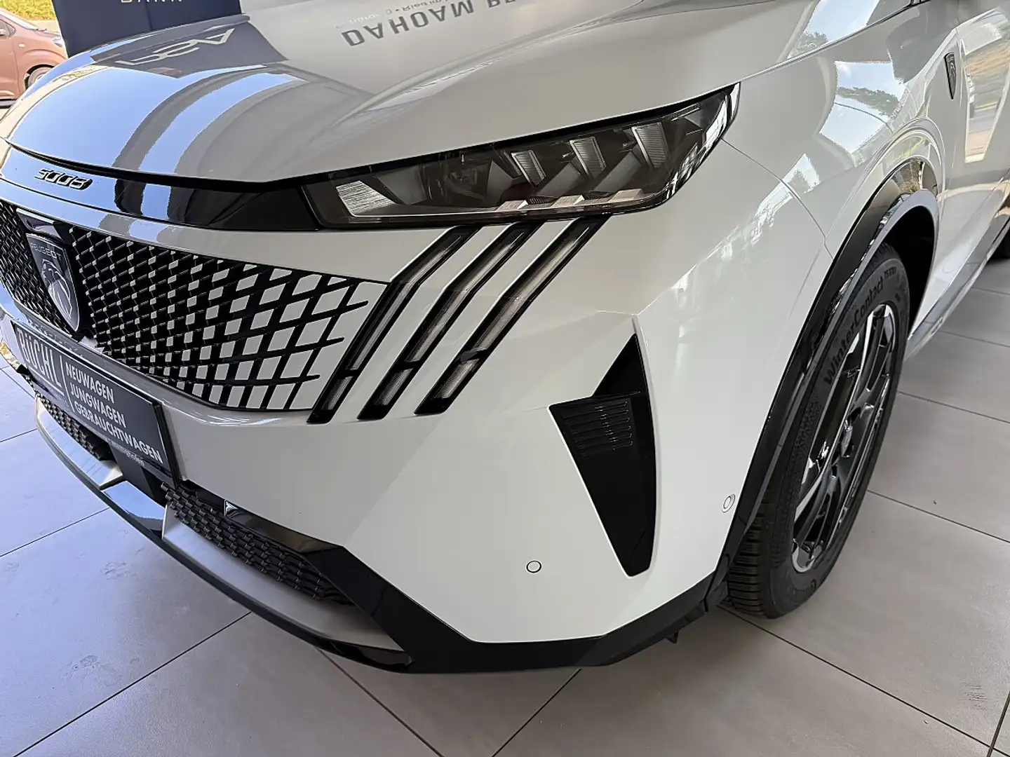 Peugeot 5008 GT Elektro 210 73kWh Weiß - 2