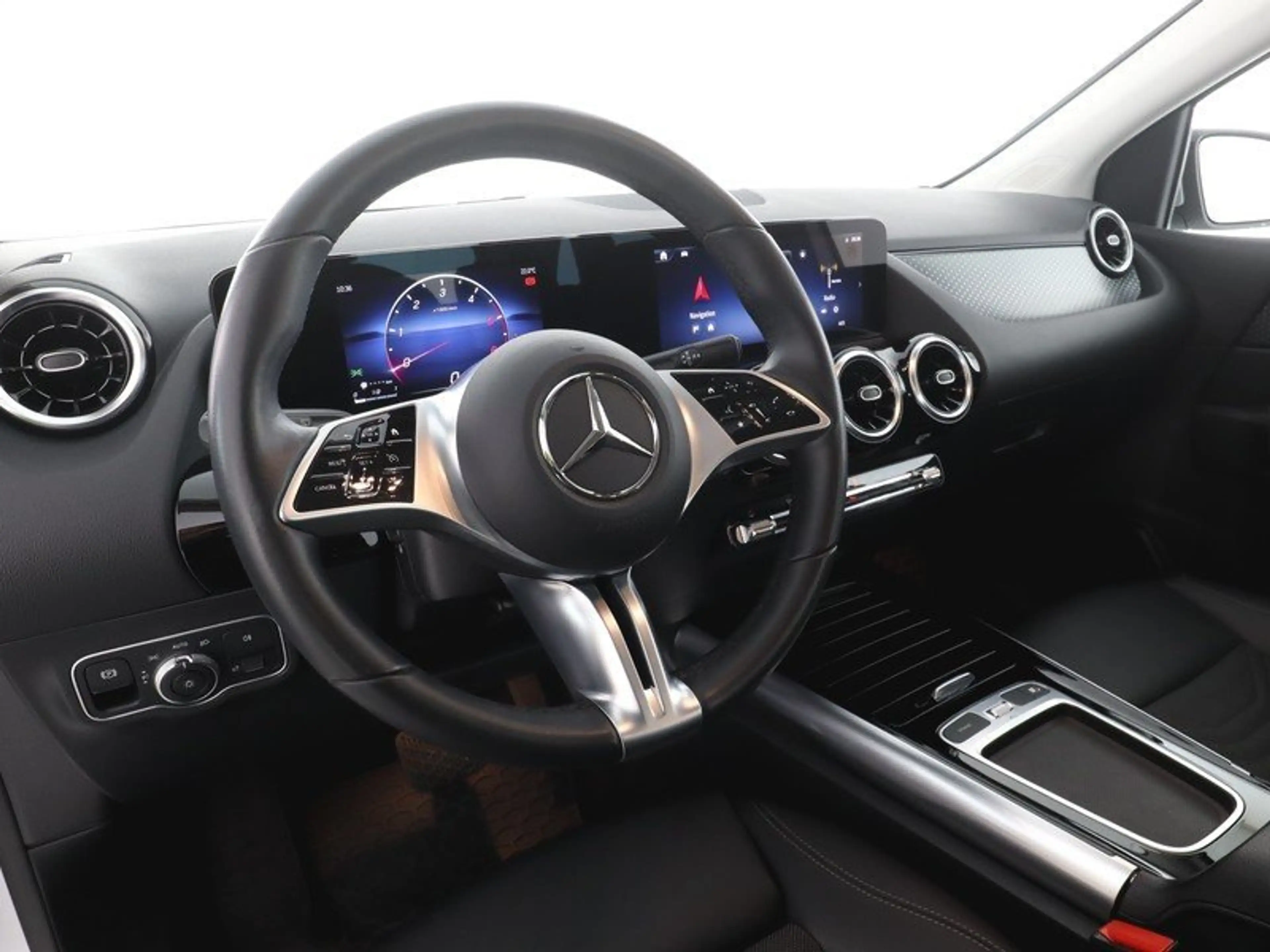 Mercedes-Benz B 220 d Preogres Advanced LED Totwink SHZ Kamera — photo 8