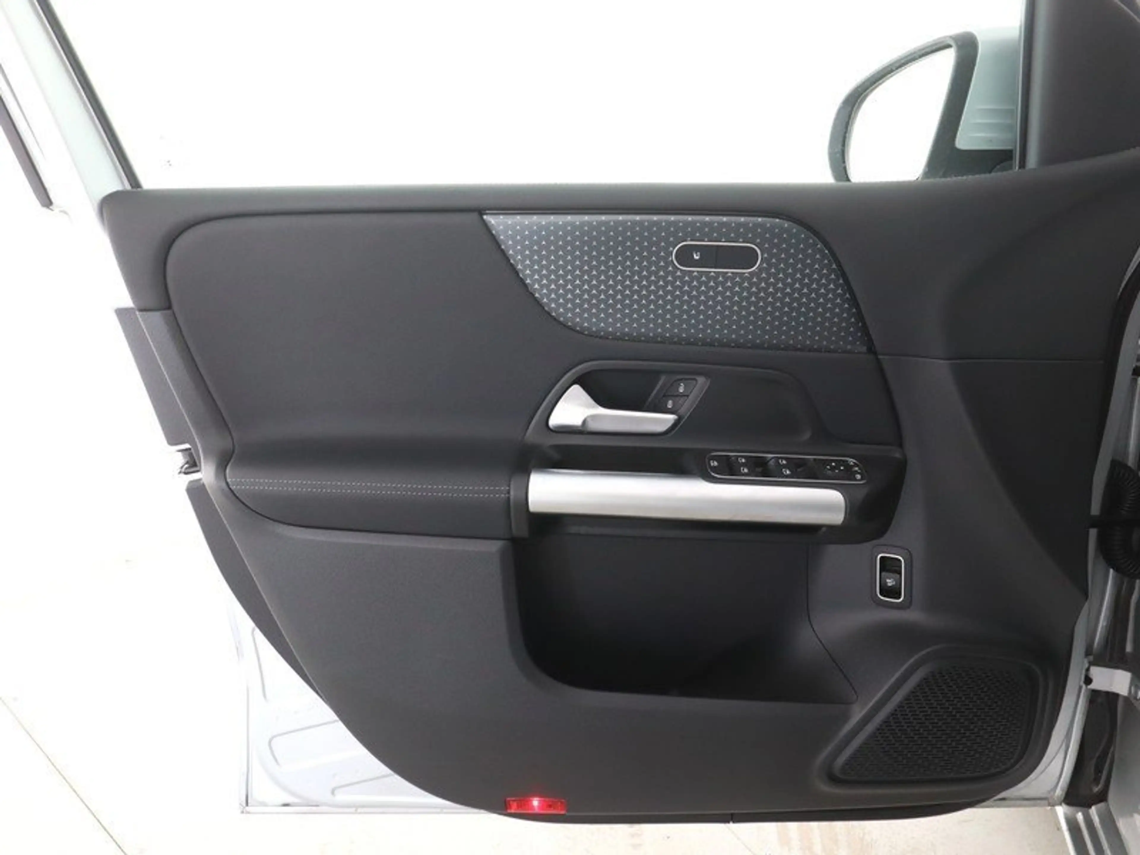 Mercedes-Benz B 220 d Preogres Advanced LED Totwink SHZ Kamera — photo 6