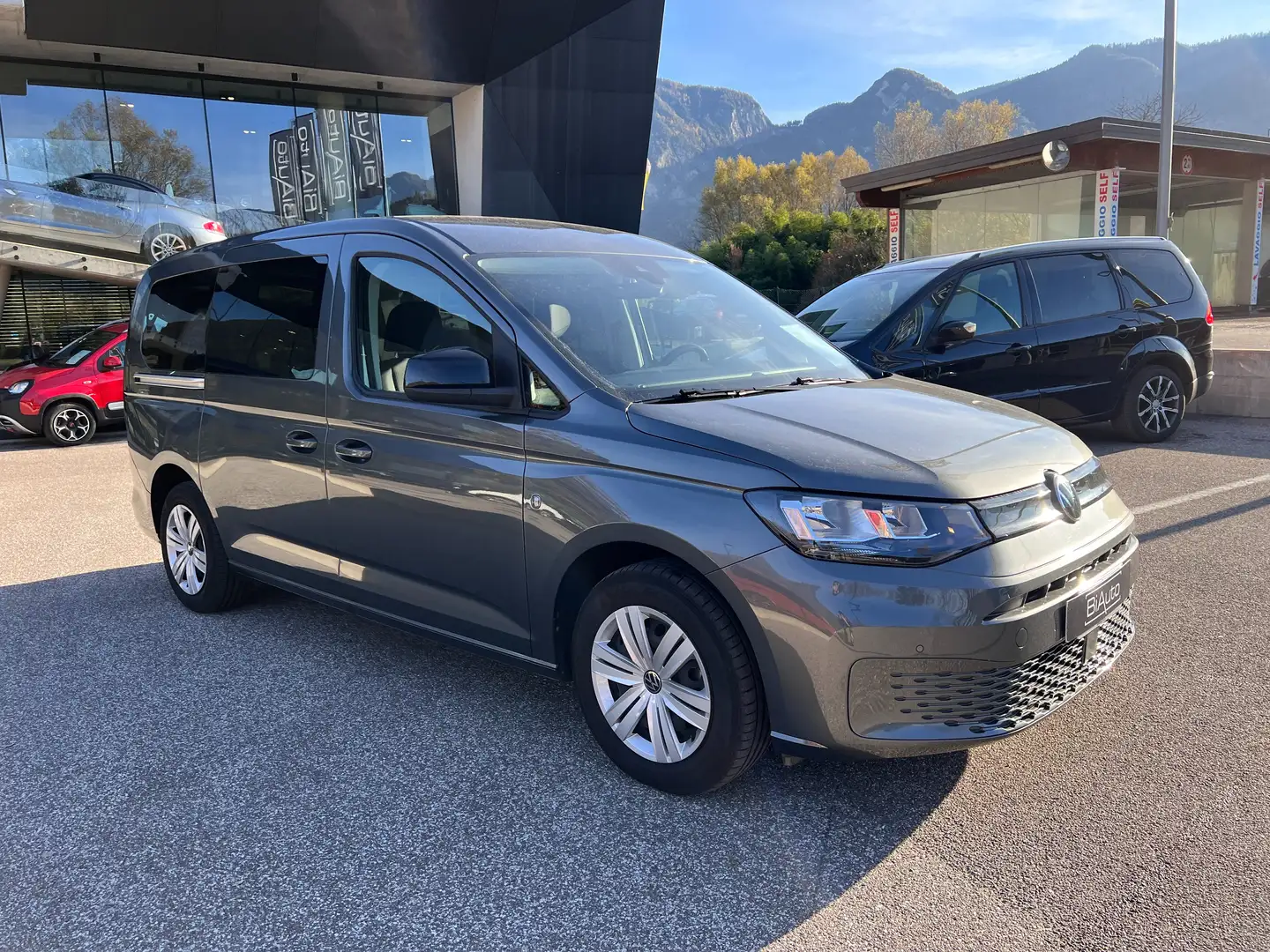 Volkswagen Caddy 2.0 TDI 122 CV DSG SPACE MAXI 7 POSTI Grigio - 2