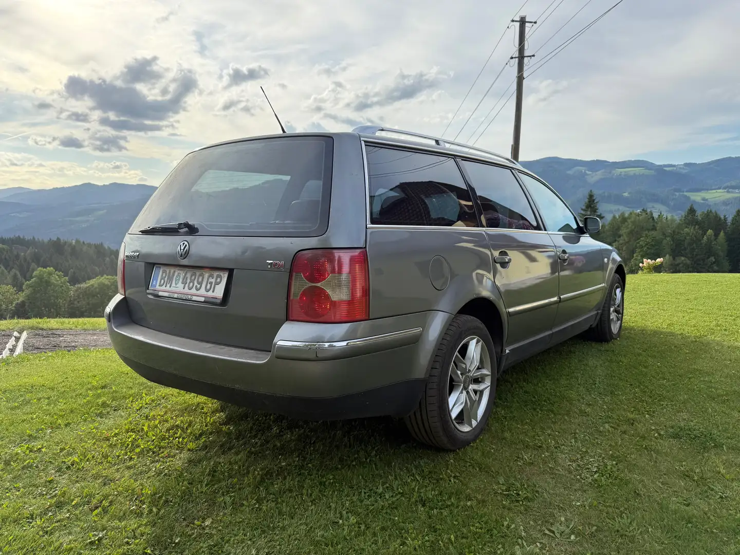 Volkswagen Passat Variant Passat Variant Highline 1,9 TDI PD Срібний - 2