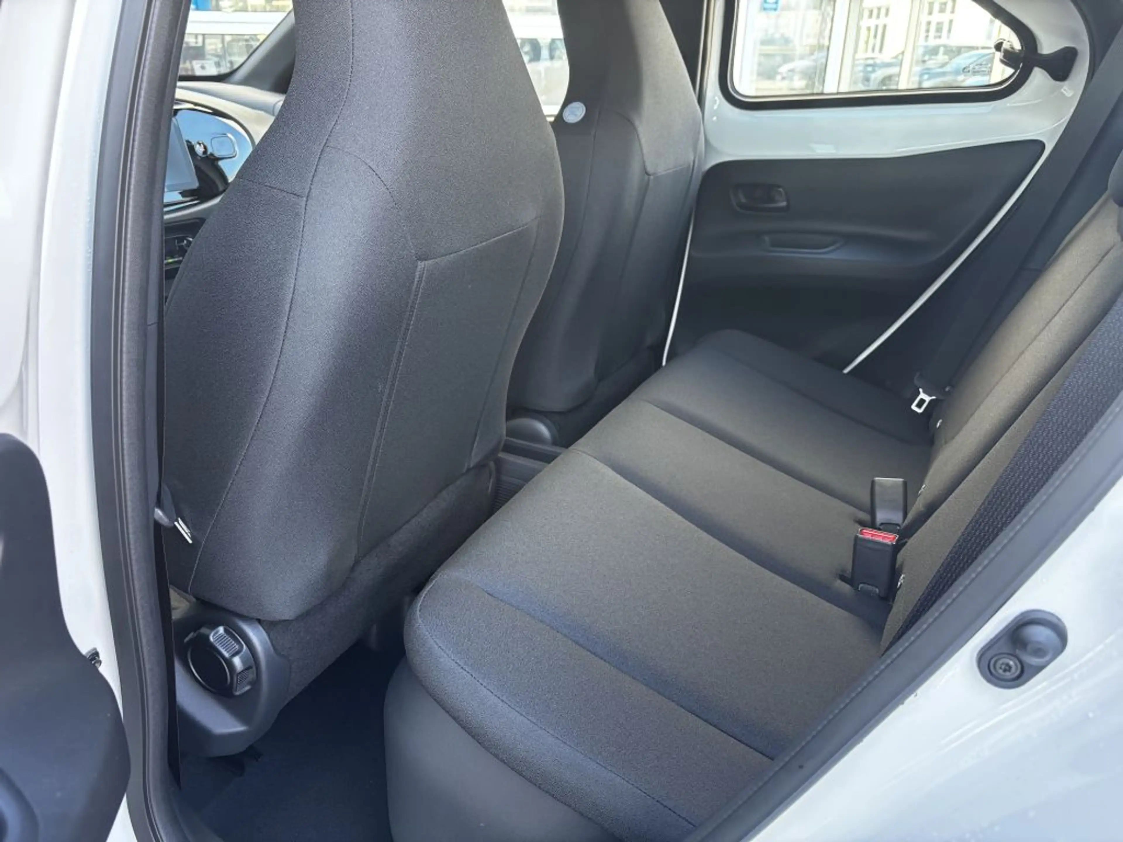 Toyota Aygo X 1,5 Hybrid Active (AB7) — photo 10