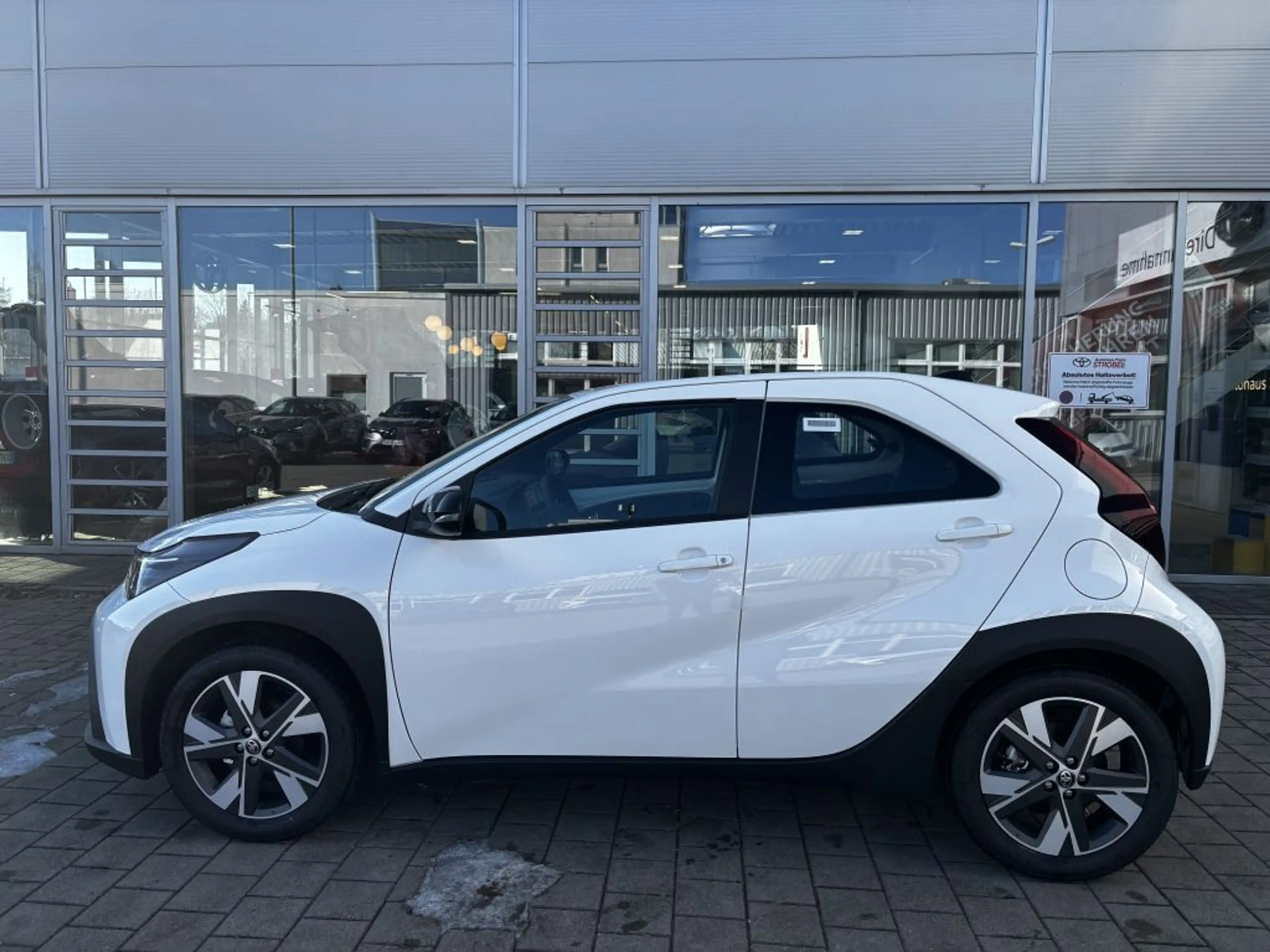 Toyota Aygo X 1,5 Hybrid Active (AB7) — photo 4