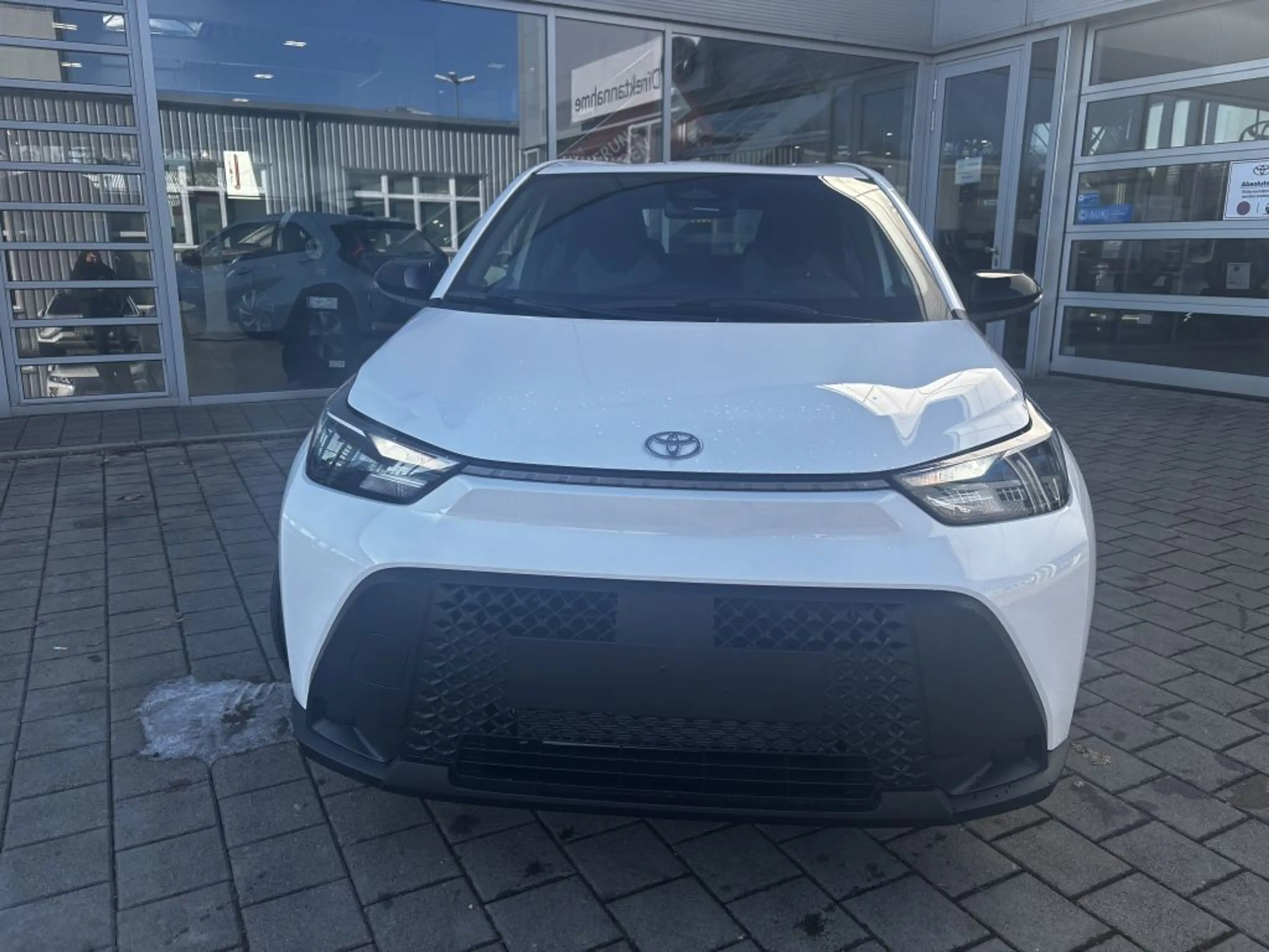 Toyota Aygo X 1,5 Hybrid Active (AB7) — photo 2