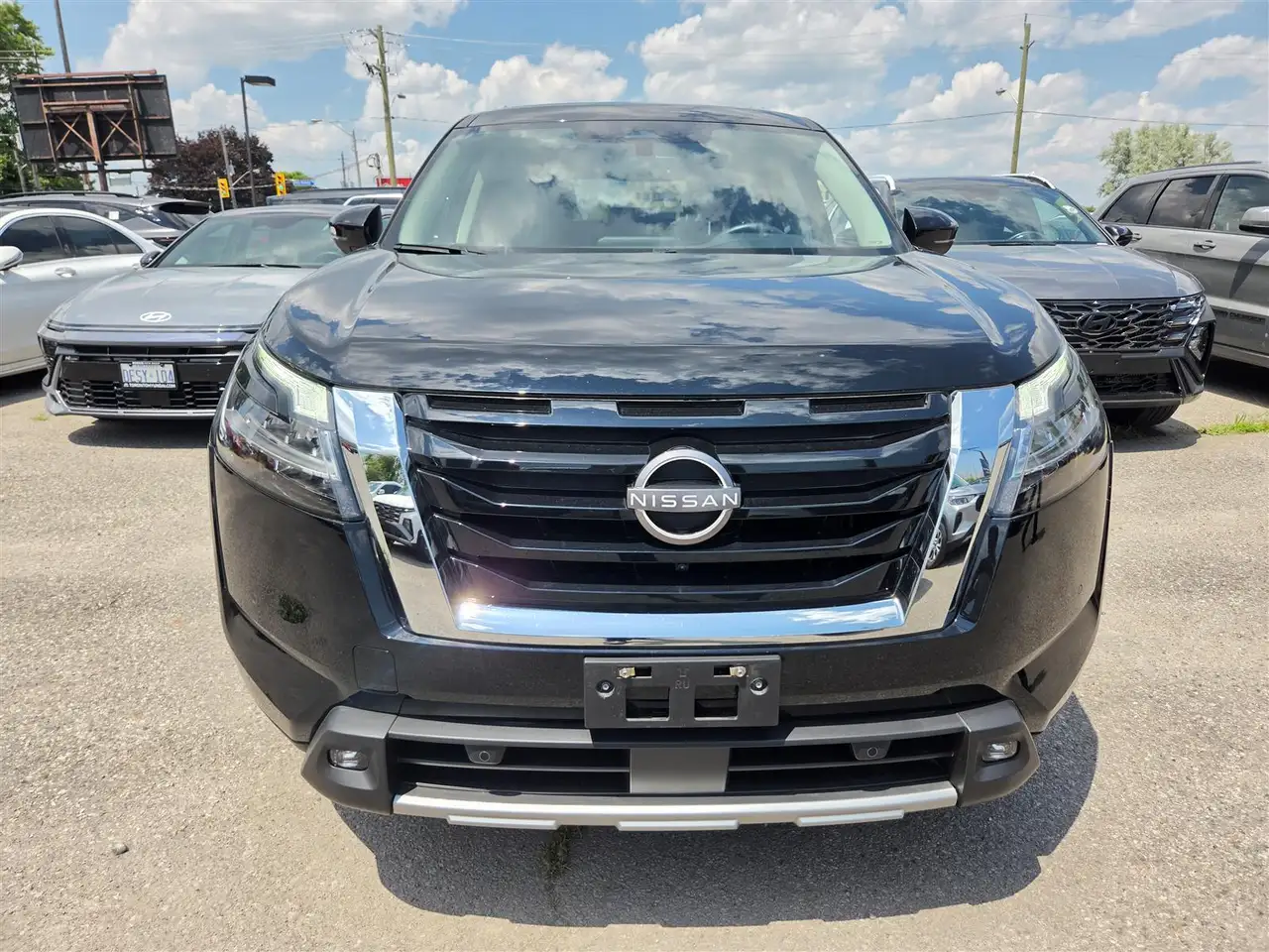 Nissan Pathfinder снимка Nissan Pathfinder