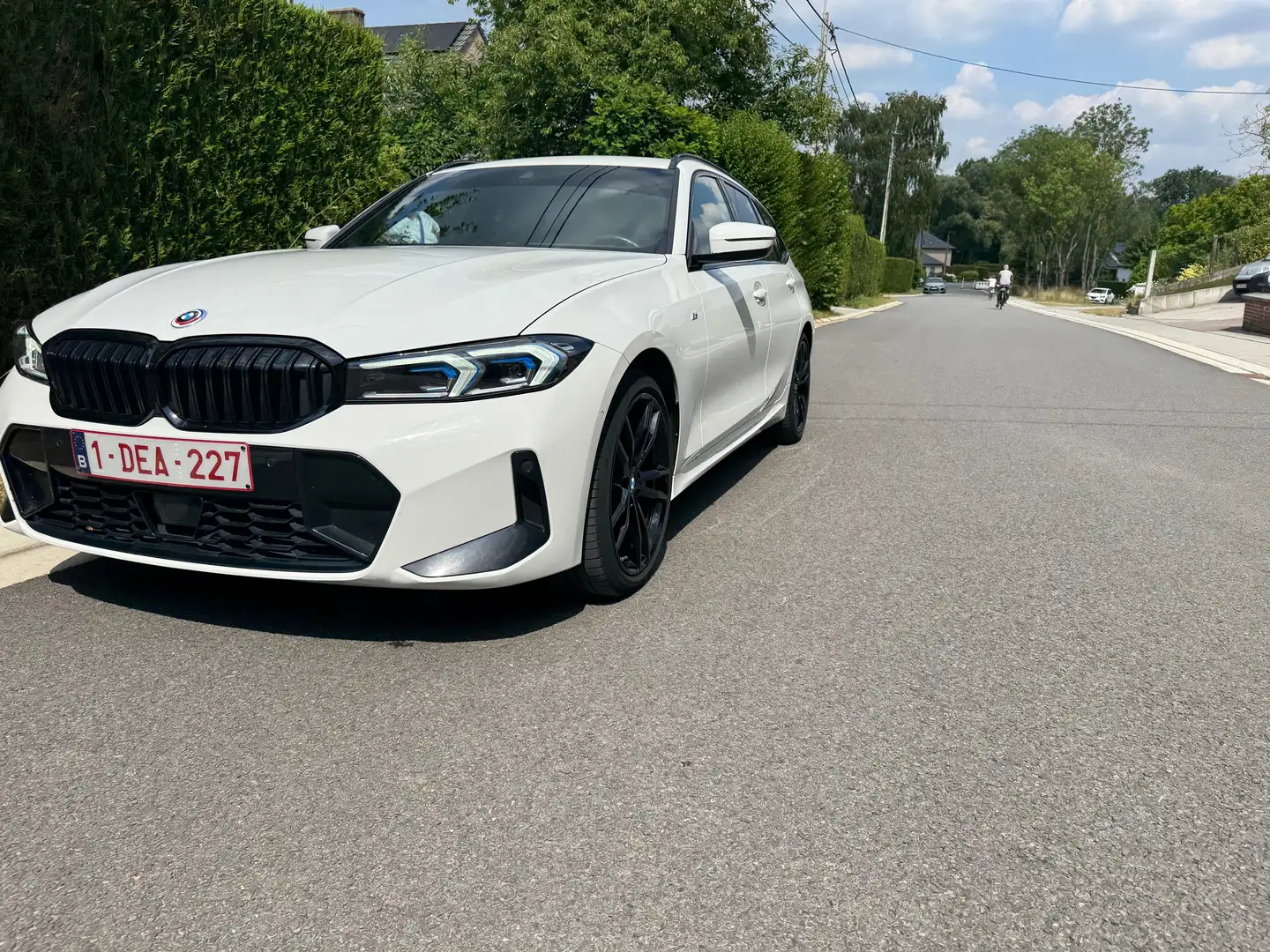 BMW 318 318i Touring Aut. M-Pack Wit - 2