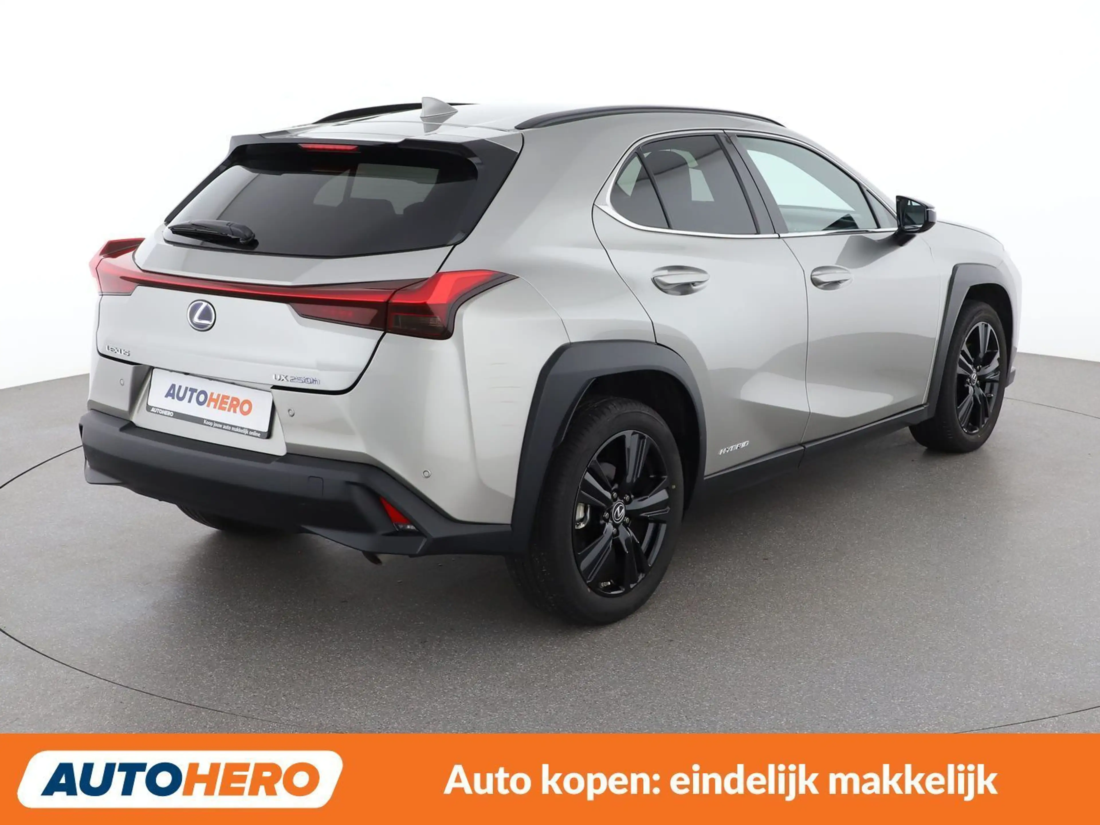 Lexus UX 250h UX 250h Midnight Edition — photo 6