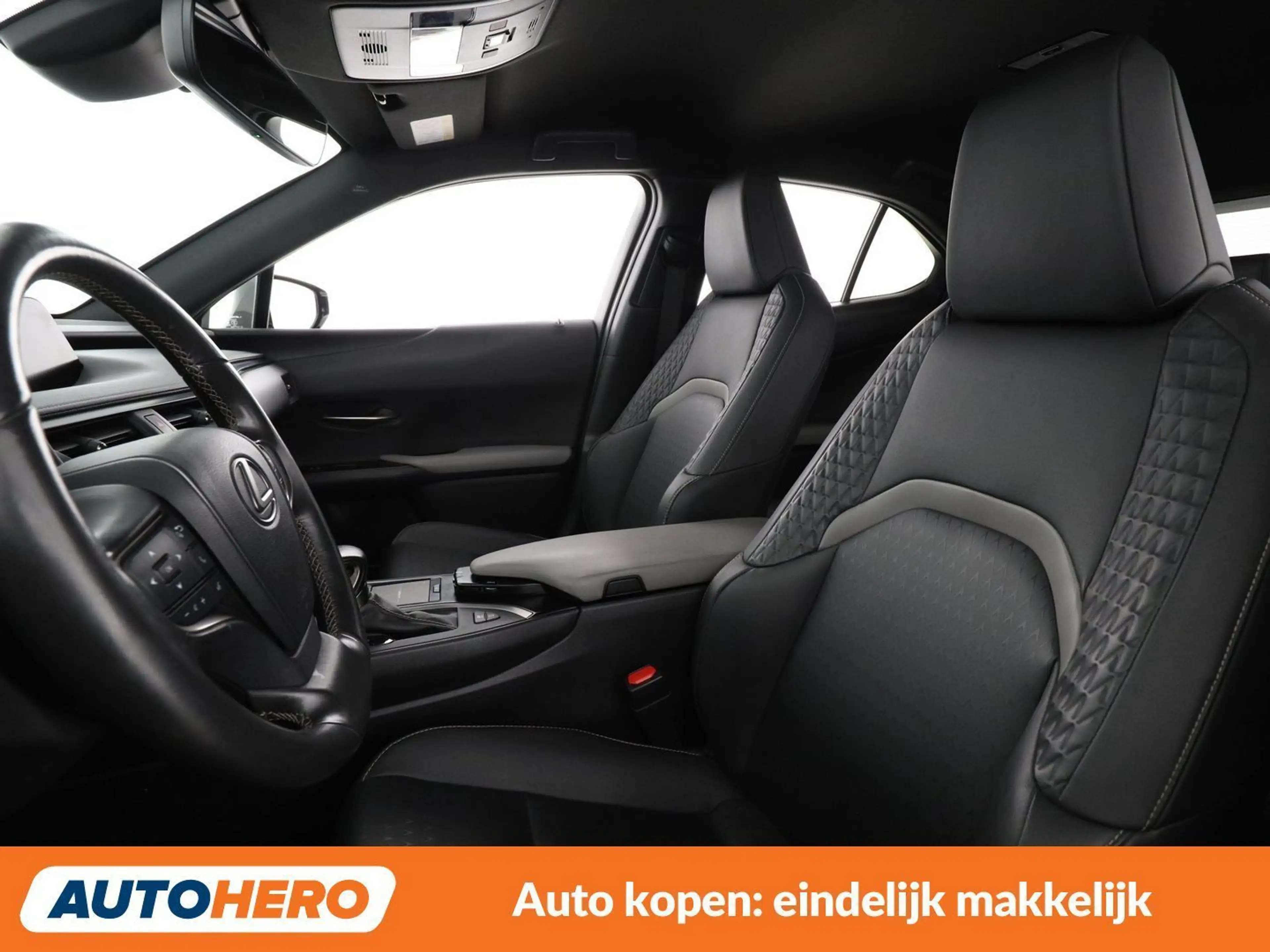 Lexus UX 250h UX 250h Midnight Edition — photo 10