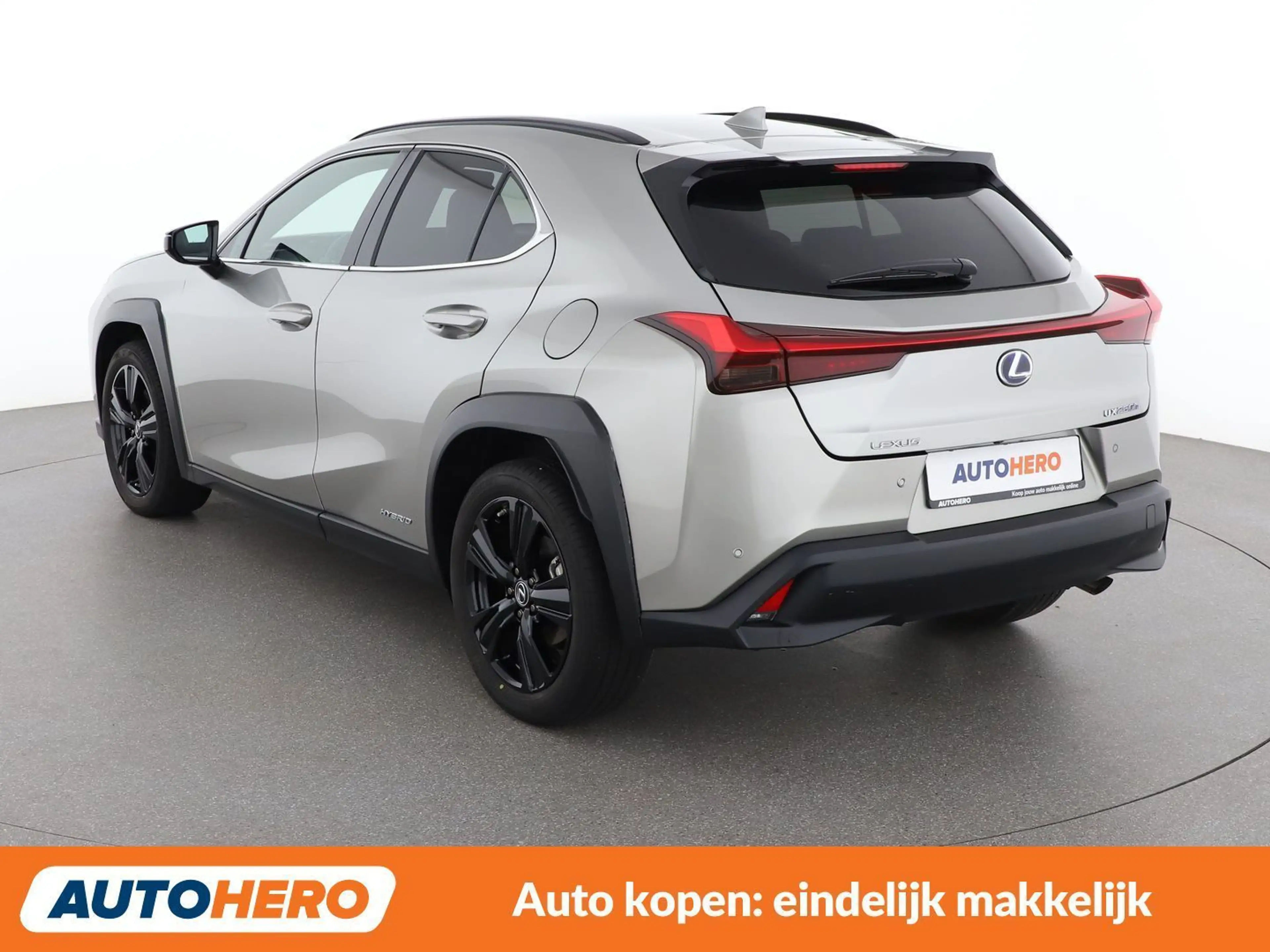 Lexus UX 250h UX 250h Midnight Edition — photo 4