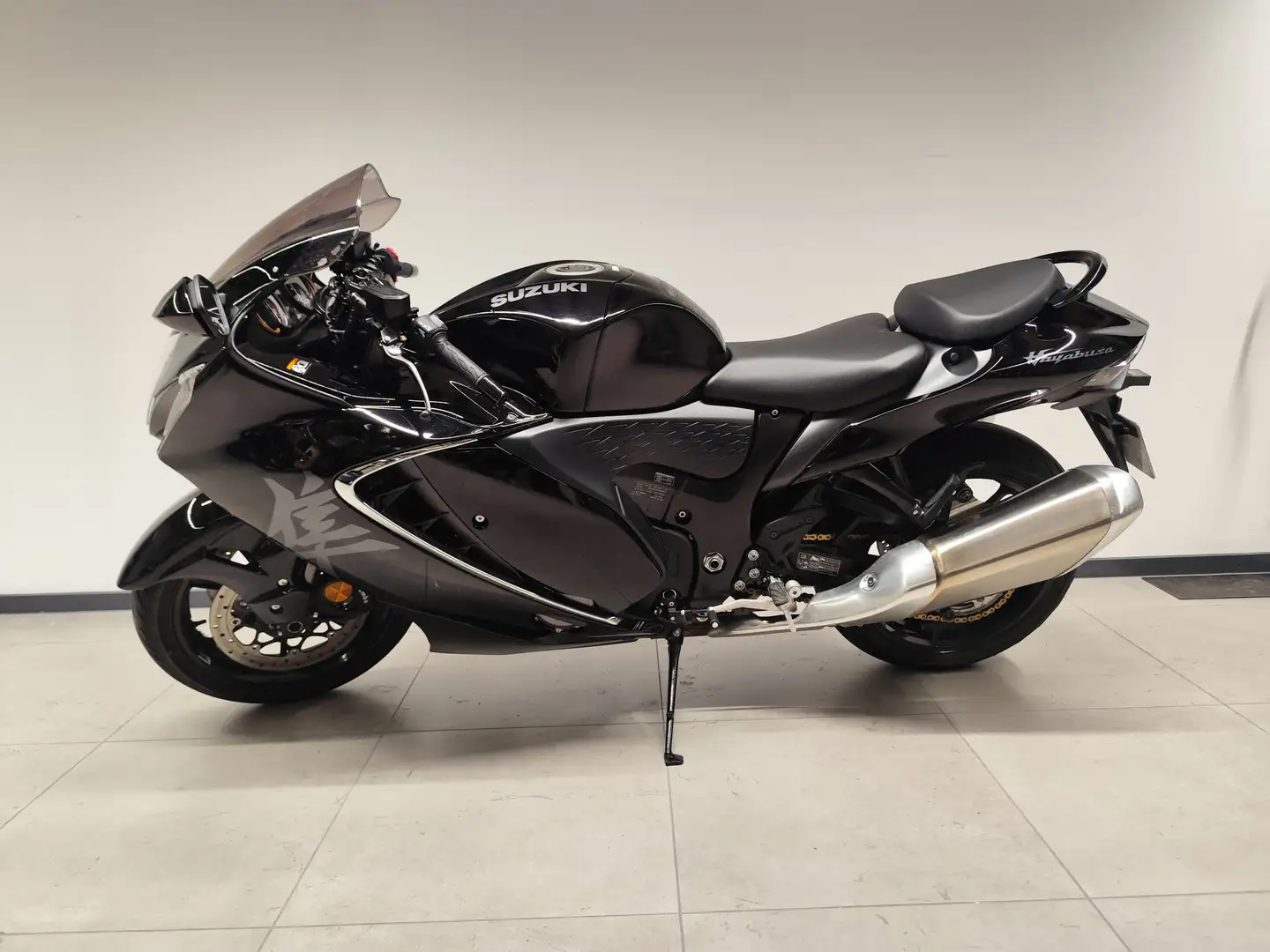 Suzuki Hayabusa Negro - 1