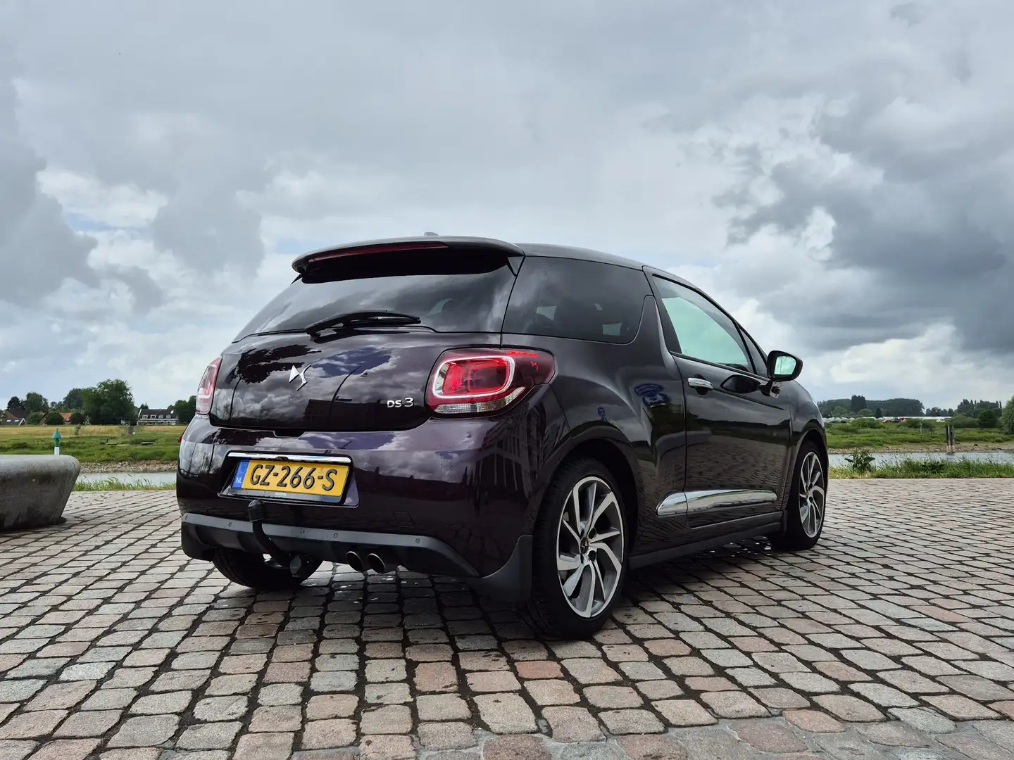 DS Automobiles DS 3 1.6 THP Sport Chic Violett - 2