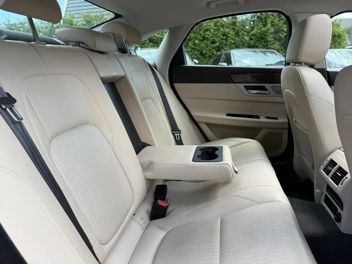 Jaguar XF 2.0t 240pk Portfolio, Panoramadak | Orig. NL auto Barna - 2