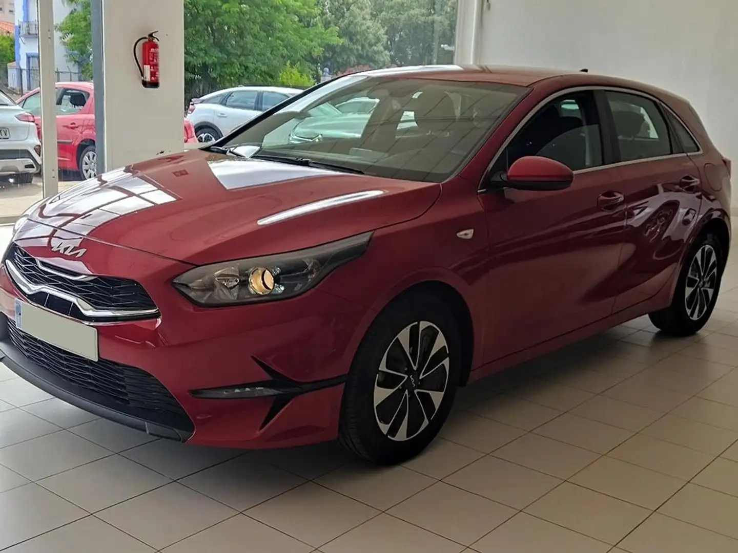 Kia Ceed / cee'd 1.0 T-GDI 74KW DRIVE 5P Червоний - 1