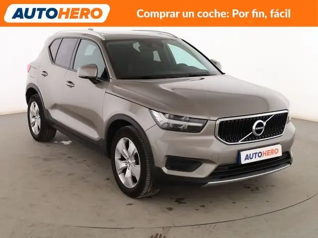 Volvo XC40 view 8