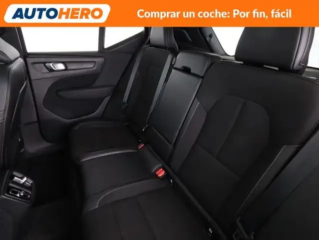 Volvo XC40 view 15