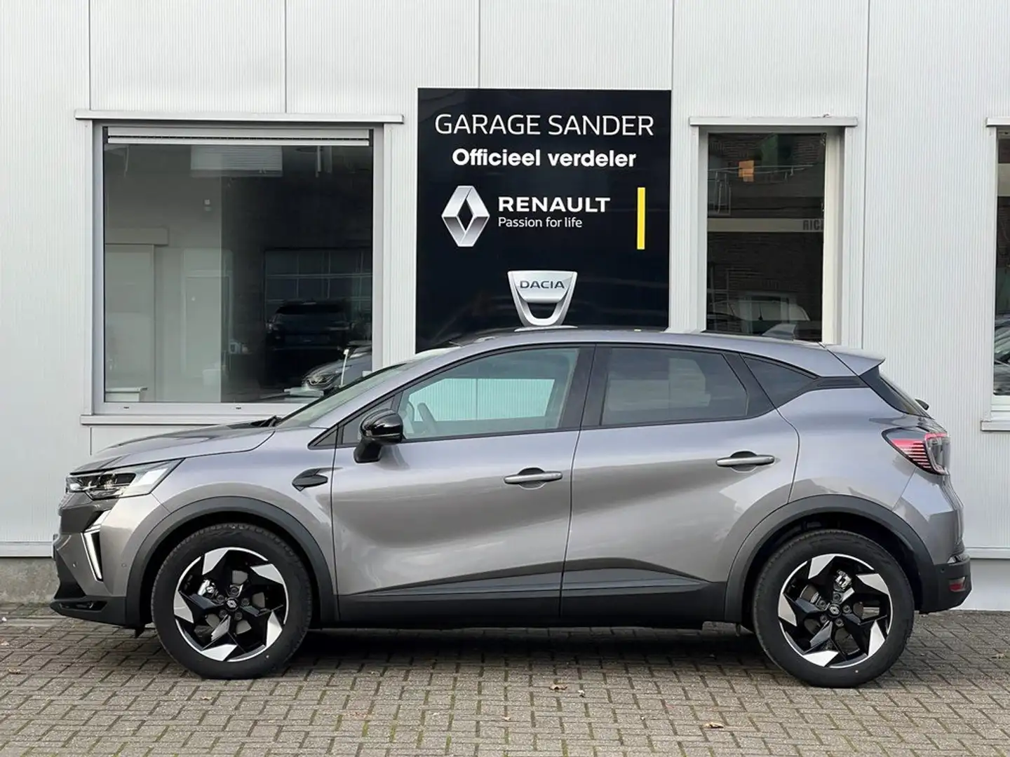 Renault Captur TCe 160 Pk Mild Hybrid * Automaat - 6.500 Km * Gris - 2
