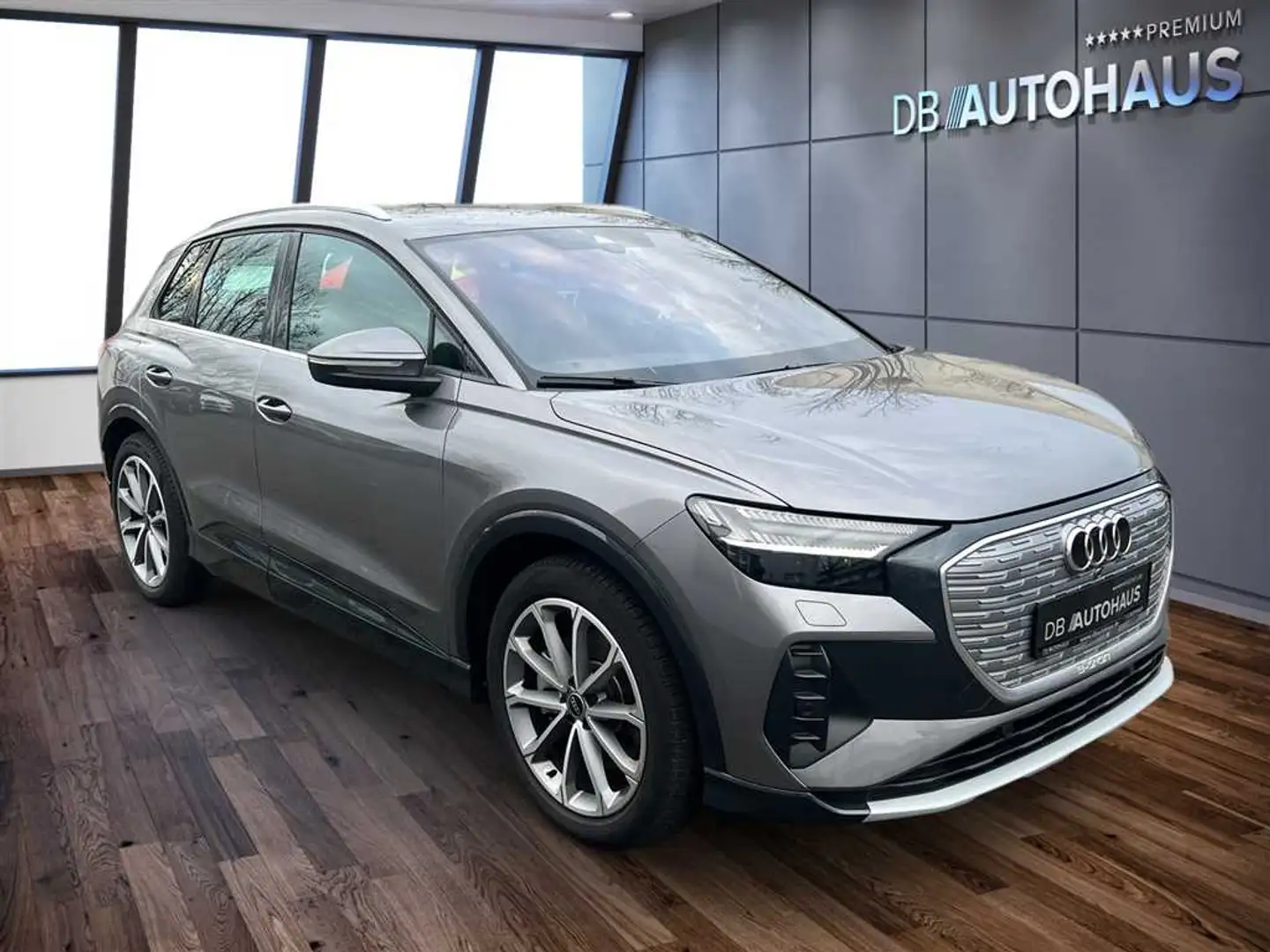 Audi Q4 e-tron advanved 40 Gris - 2