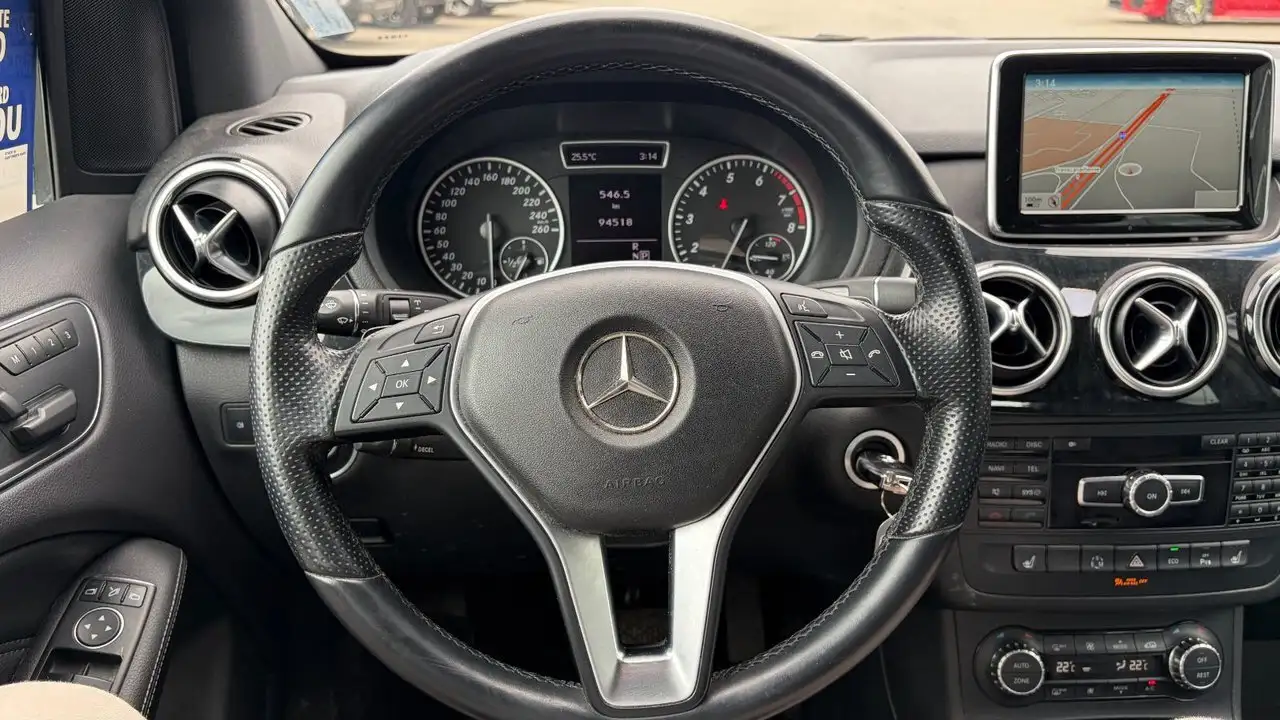 Mercedes-Benz B-Class снимка Mercedes-Benz B-Class