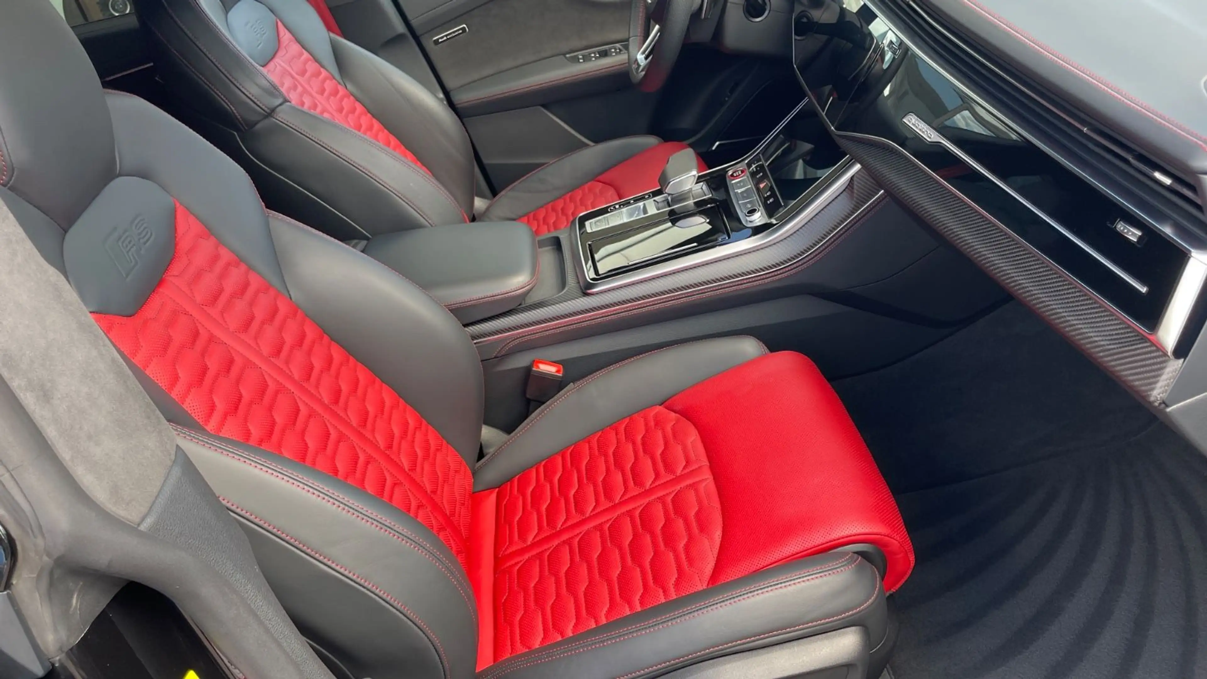 Audi RS Q8 *Dynamik Plus*305 KM/h*23 Zoll*Top!Wie neu! — photo 11