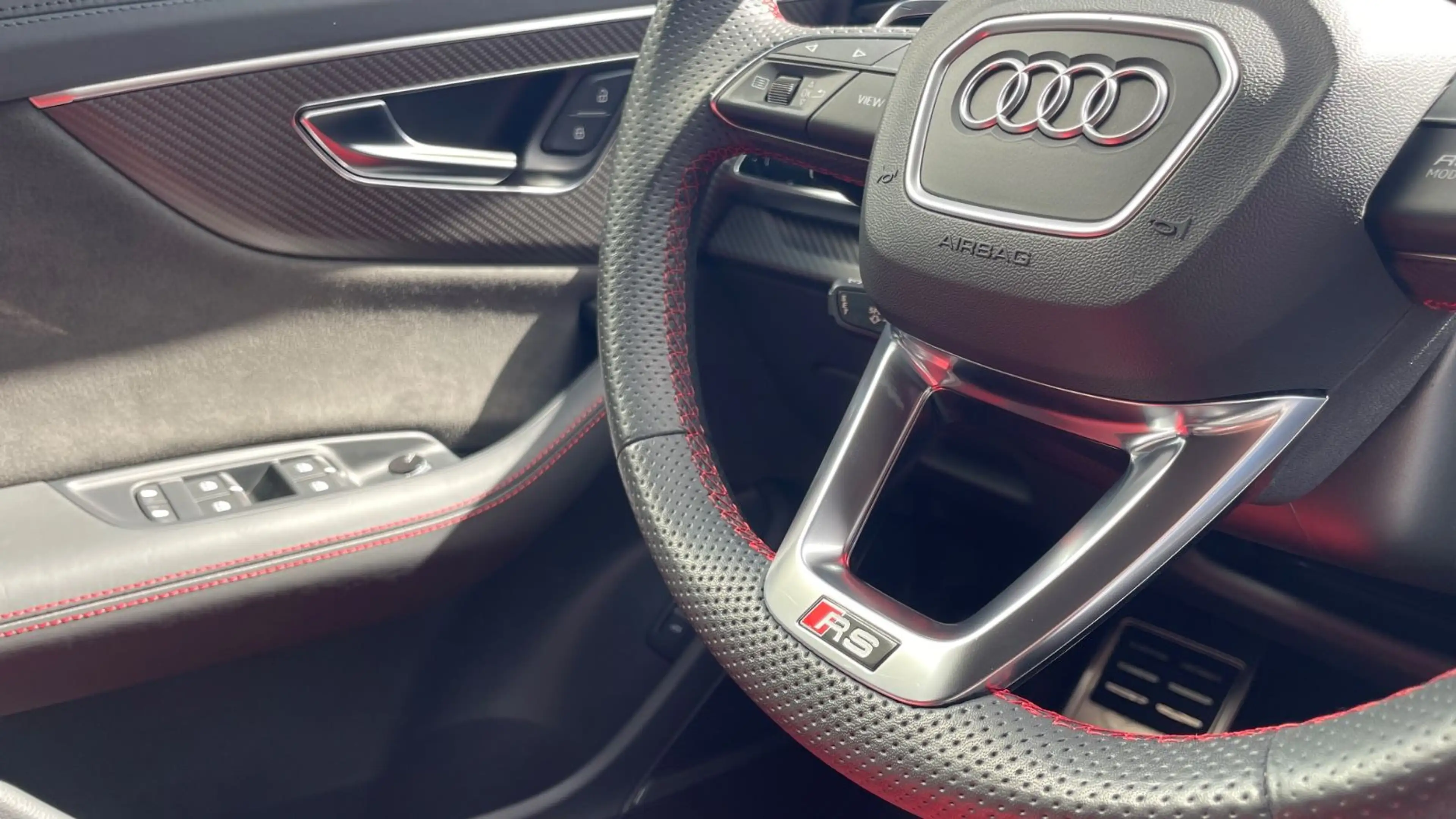 Audi RS Q8 *Dynamik Plus*305 KM/h*23 Zoll*Top!Wie neu! — photo 14