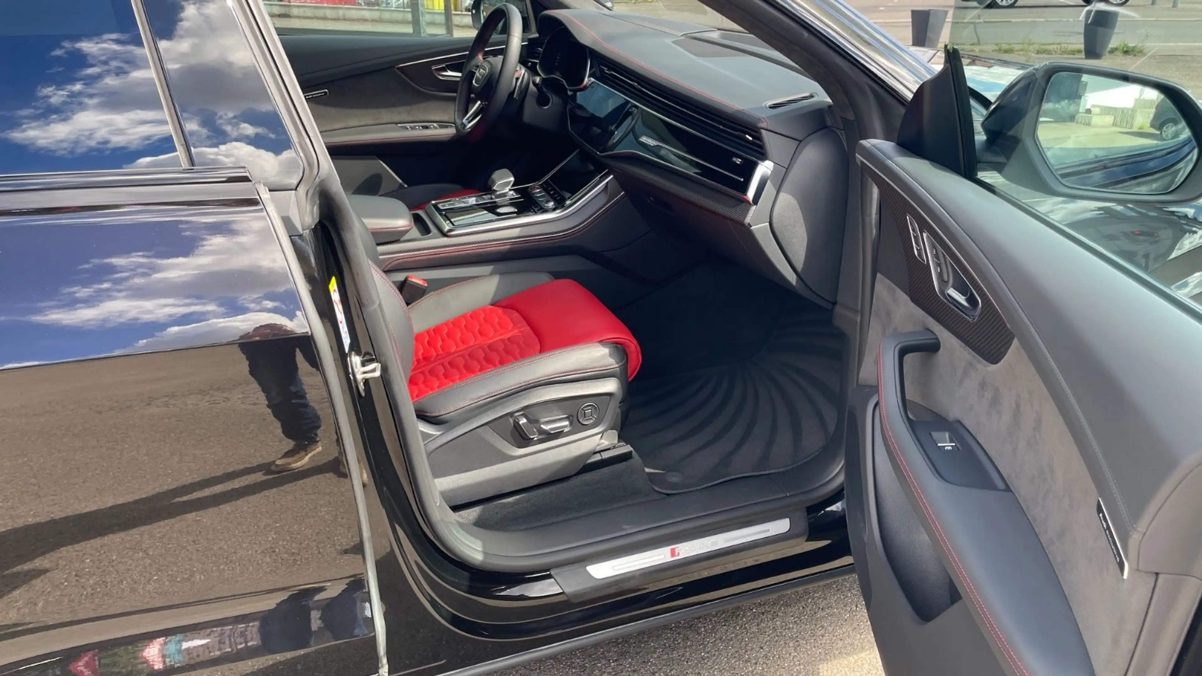 Audi RS Q8 *Dynamik Plus*305 KM/h*23 Zoll*Top!Wie neu! — photo 15