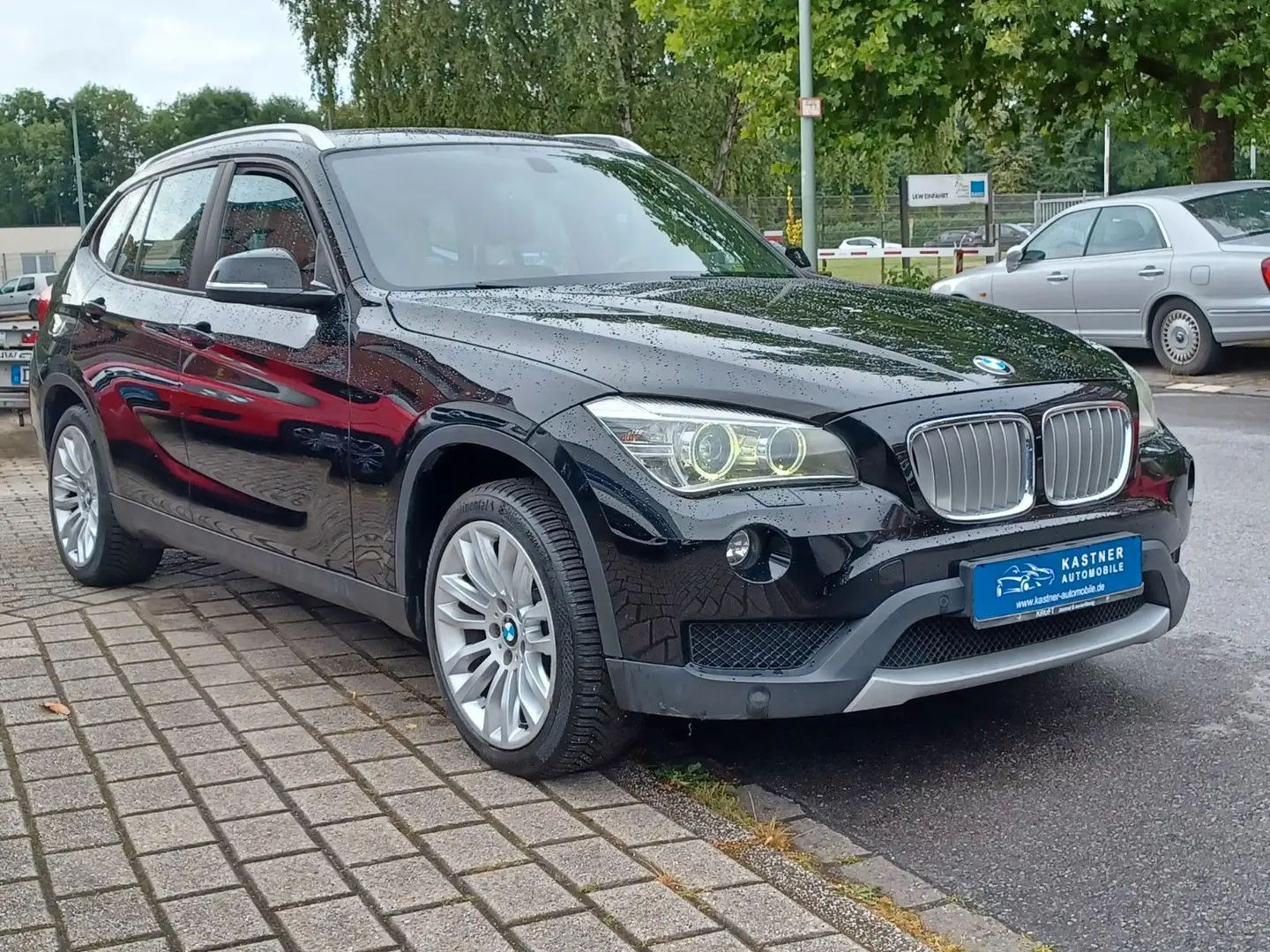 BMW X1 18 d xDrive SPORT LINE Allrad+Automatik Noir - 1