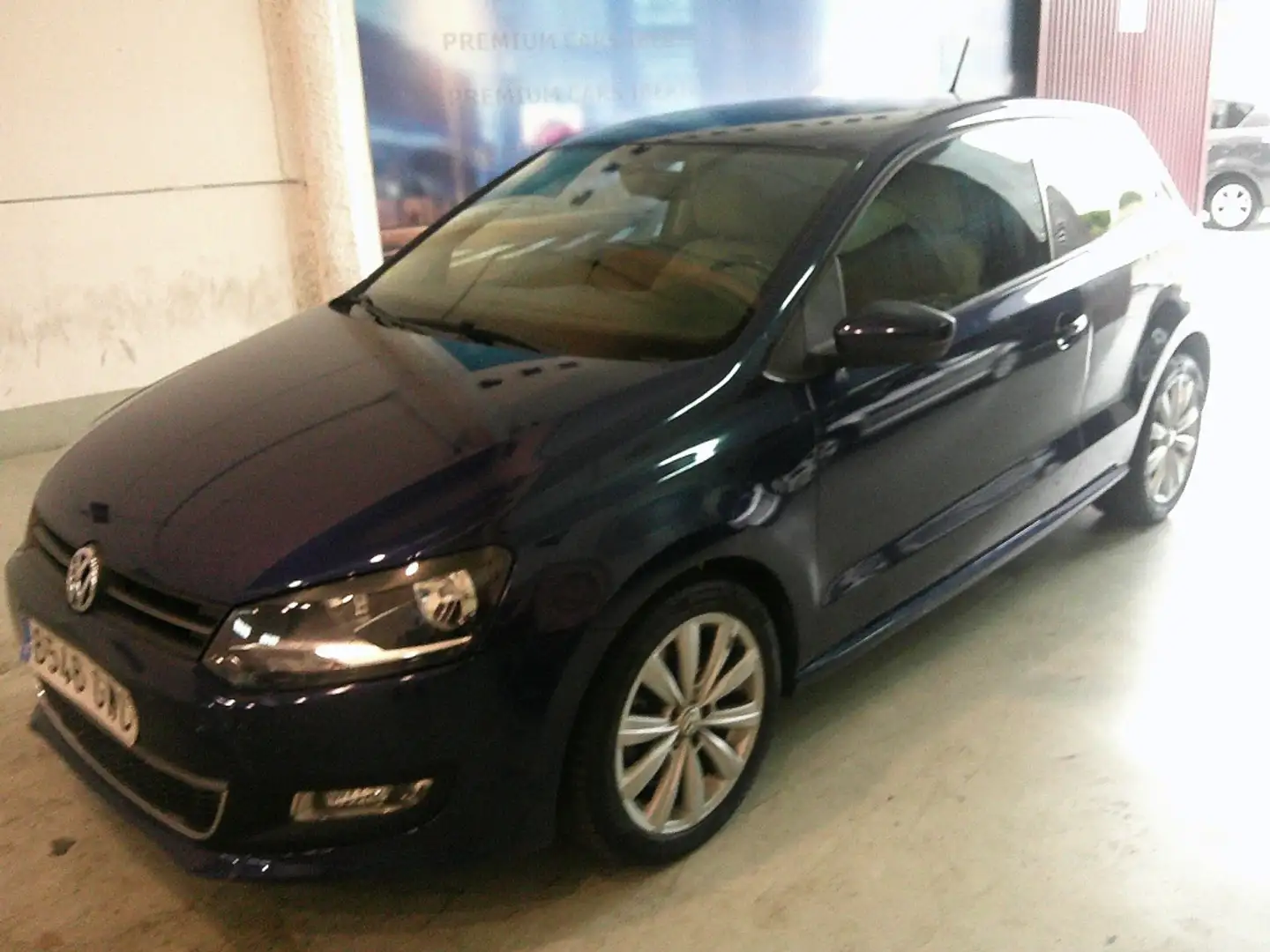 Volkswagen Polo 1.6TDI Advance 105 Bleu - 1