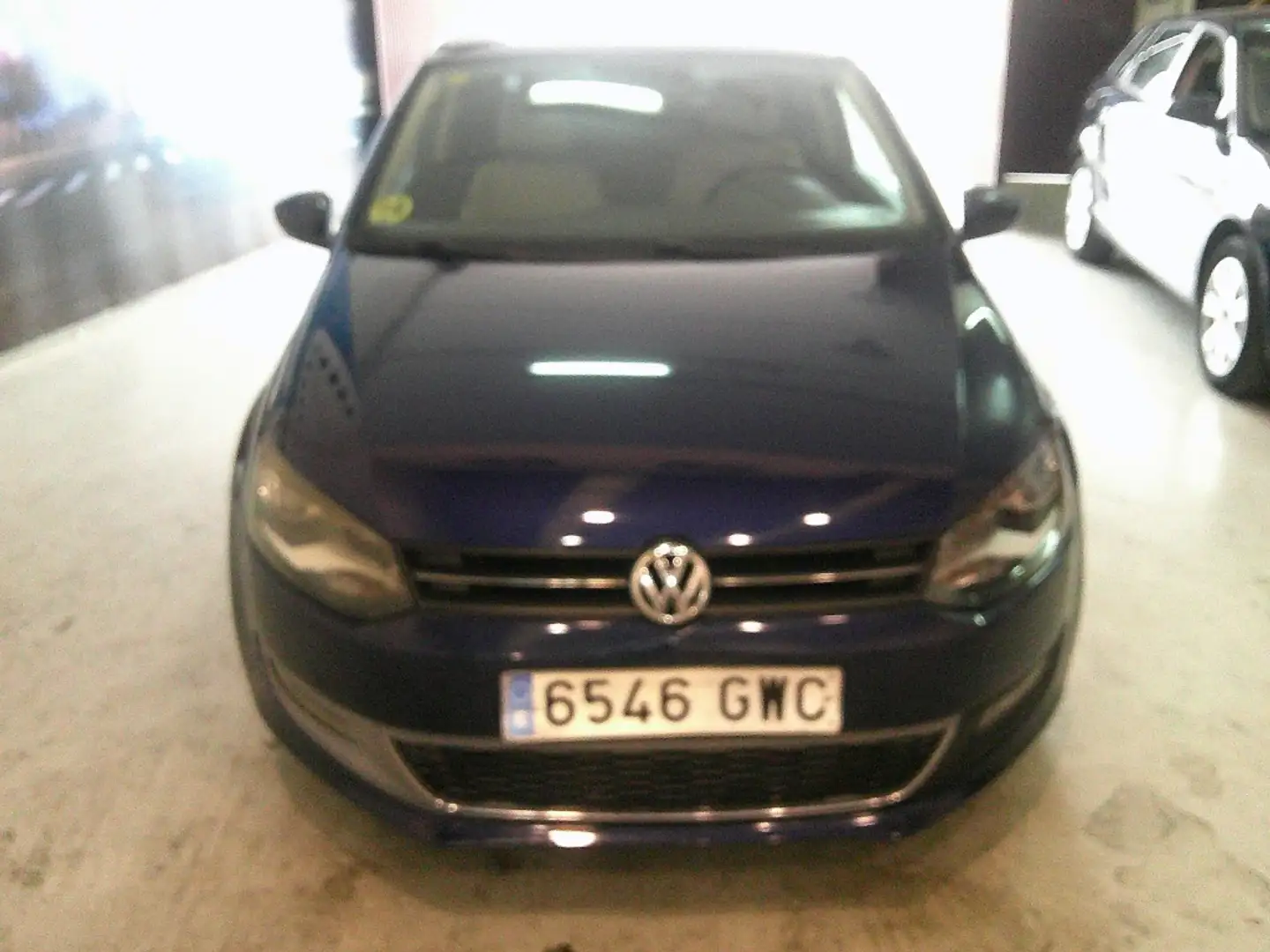 Volkswagen Polo 1.6TDI Advance 105 Bleu - 2