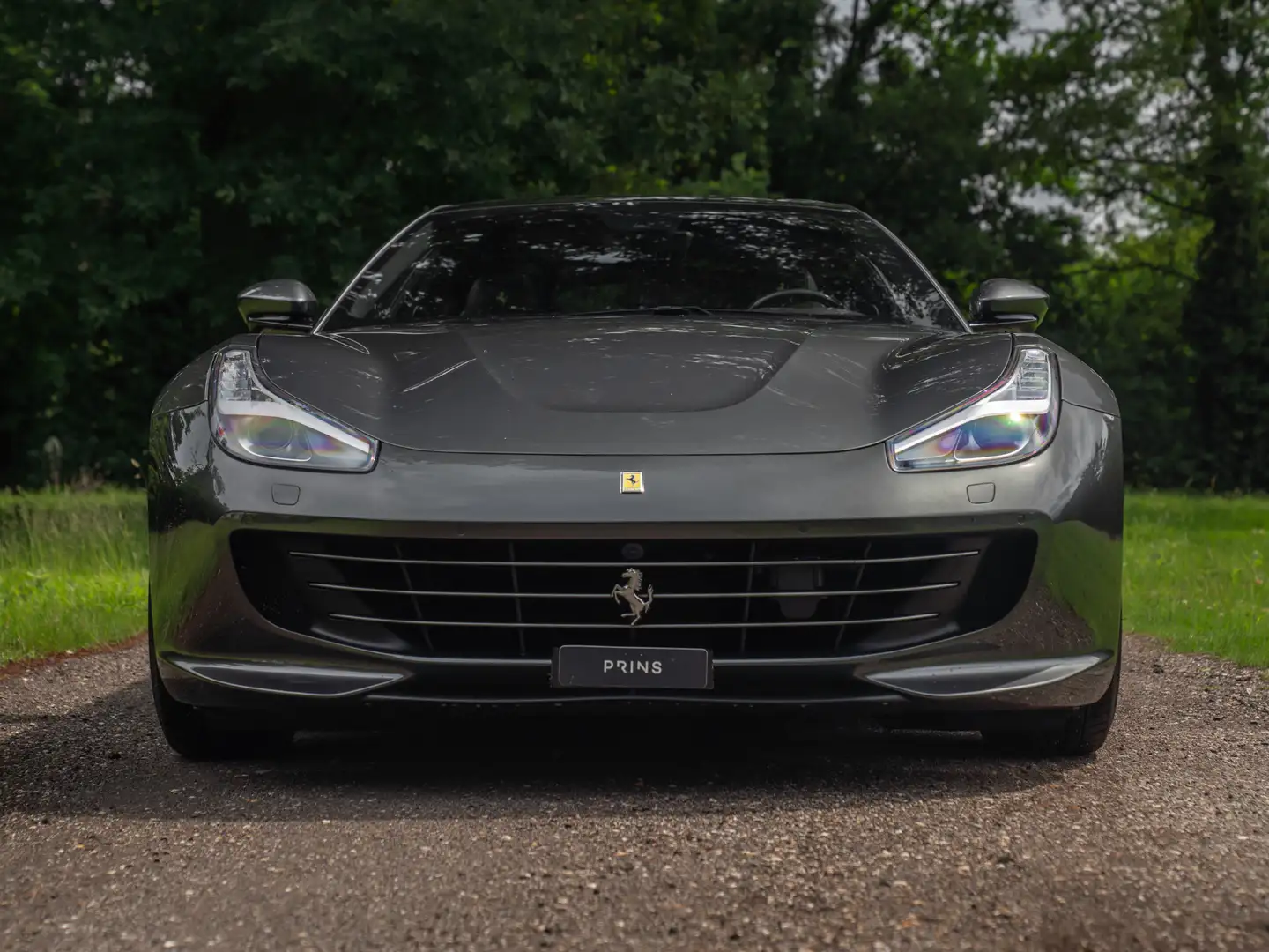Ferrari GTC4 Lusso T 3.9 V8 | Lift | Pano-dak | Pass. display | 360 c Grau - 2