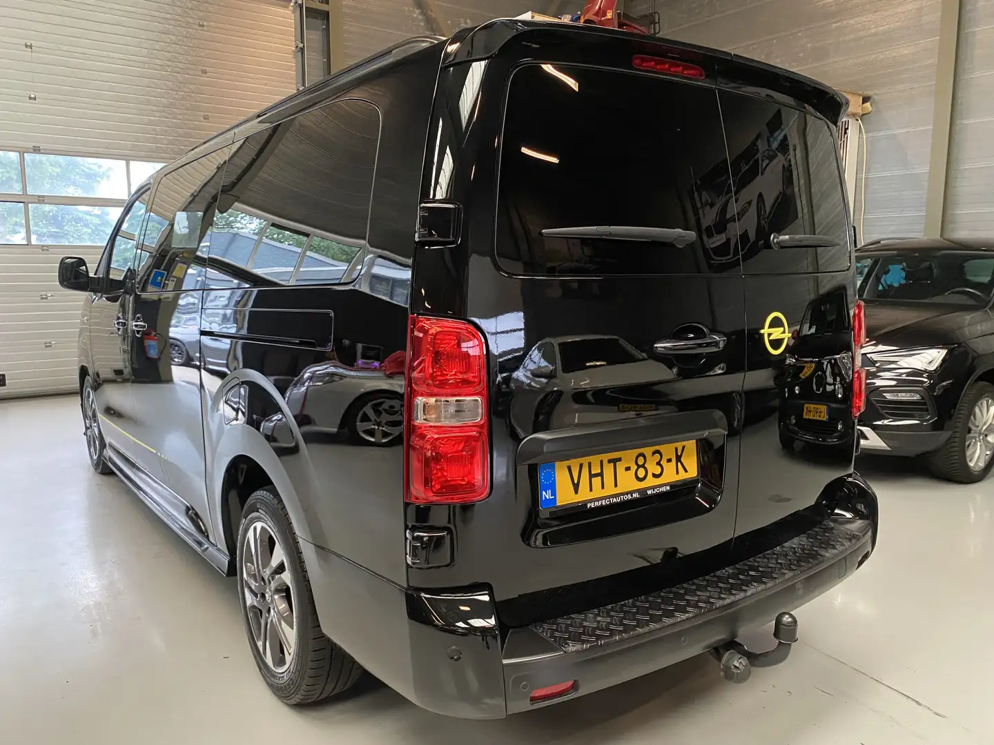 Opel Vivaro 2.0 CDTI L3H1 DC Innovation Noir - 2