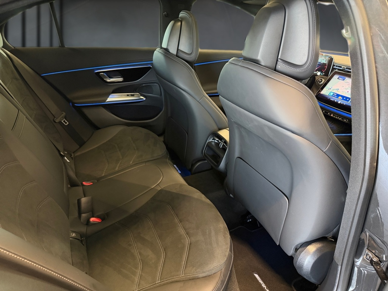 Mercedes-Benz E 220 d  AMG+MBUX+PANO+DISTR+NIGHT+LED+KAMERA — photo 12