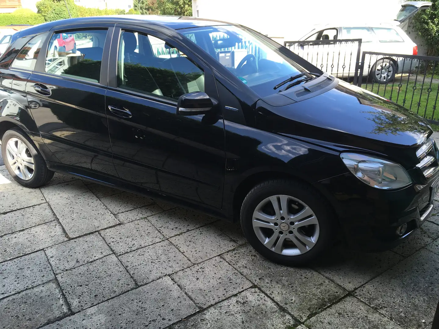 Mercedes-Benz B 180 B 180 NGT BlueEFFICIENCY Black - 2