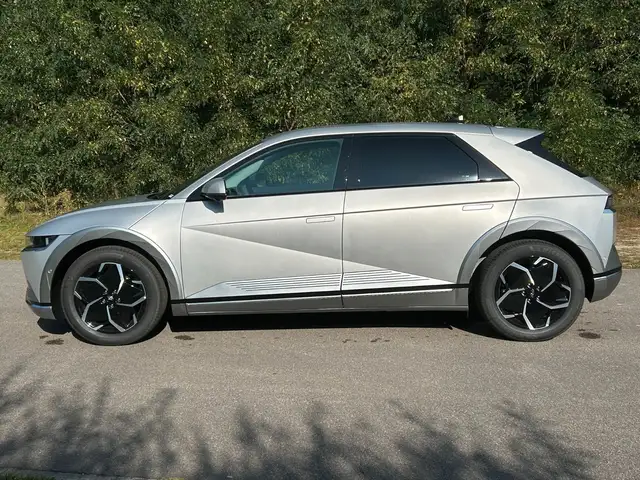Hyundai Ioniq 5 view 7