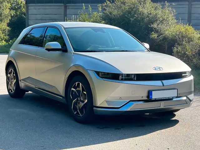 Hyundai Ioniq 5 view 3