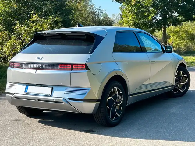 Hyundai Ioniq 5 view 6