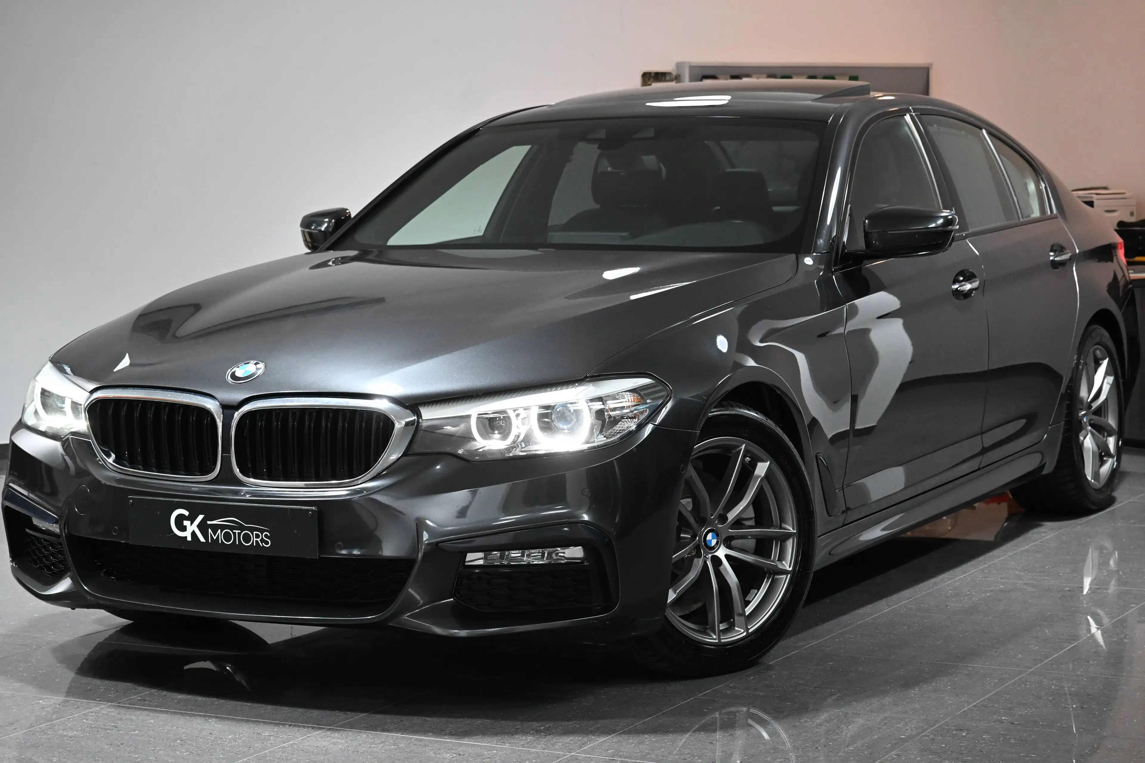 BMW 520 dAS | M Sportpakket | Automaat F1 | Opendak | Camera | Navigatie | Xenon | Leder | Ambient | FULL Model 2019 — photo 2