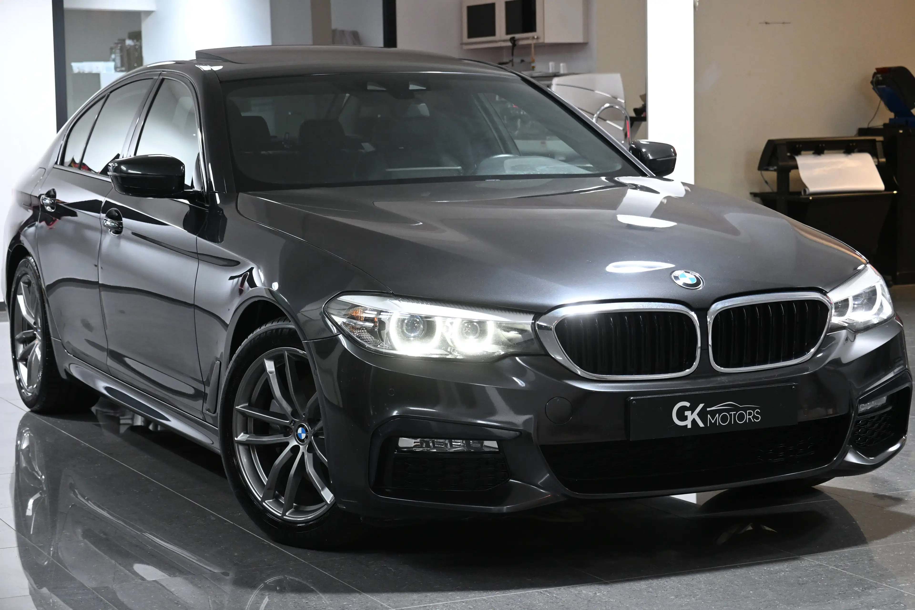BMW 520 dAS | M Sportpakket | Automaat F1 | Opendak | Camera | Navigatie | Xenon | Leder | Ambient | FULL Model 2019 — photo 4