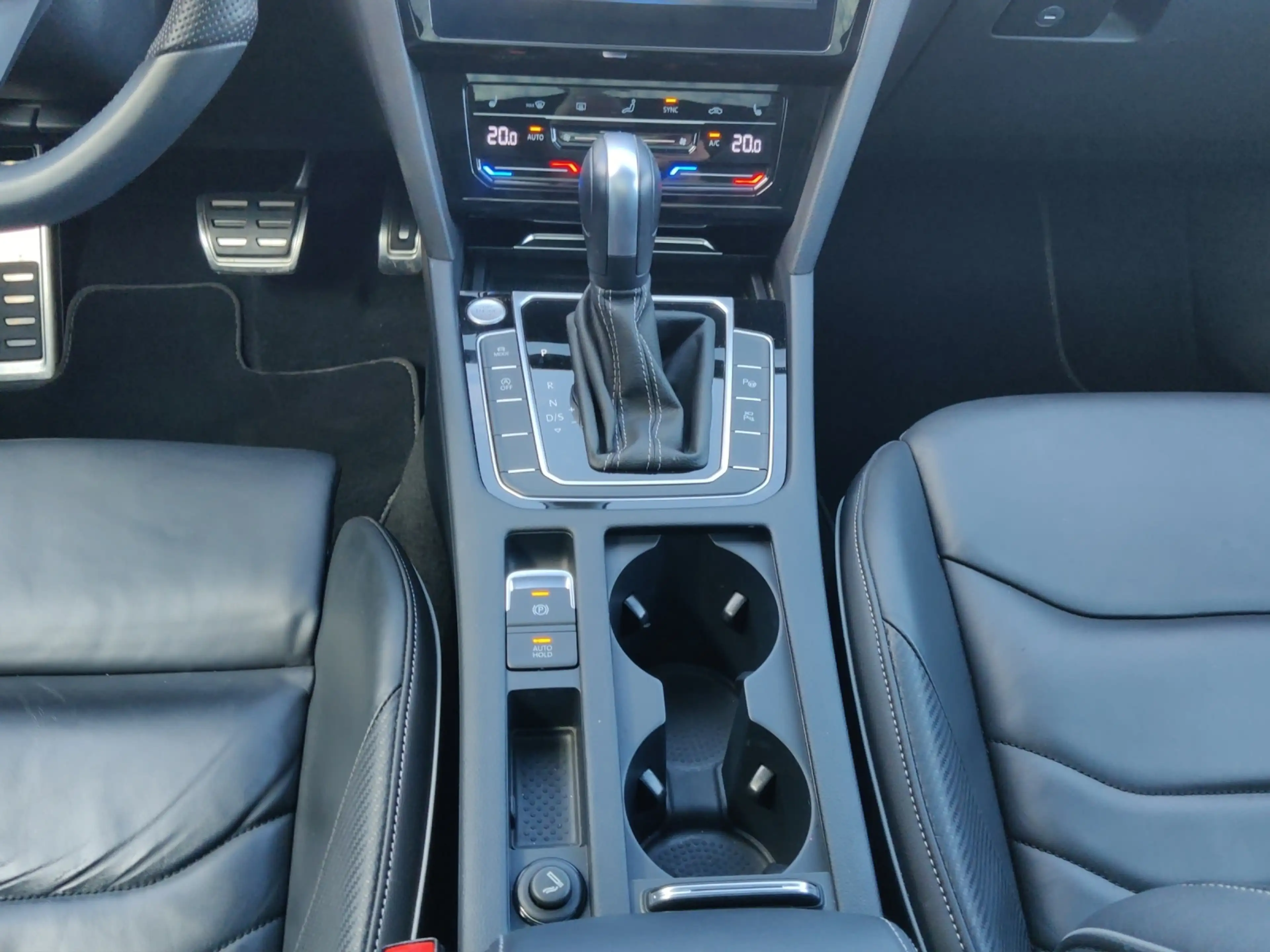 Volkswagen Arteon Shooting Brake 2.0 TSI R-Line 4M (EURO 6d) 4Motio — photo 14