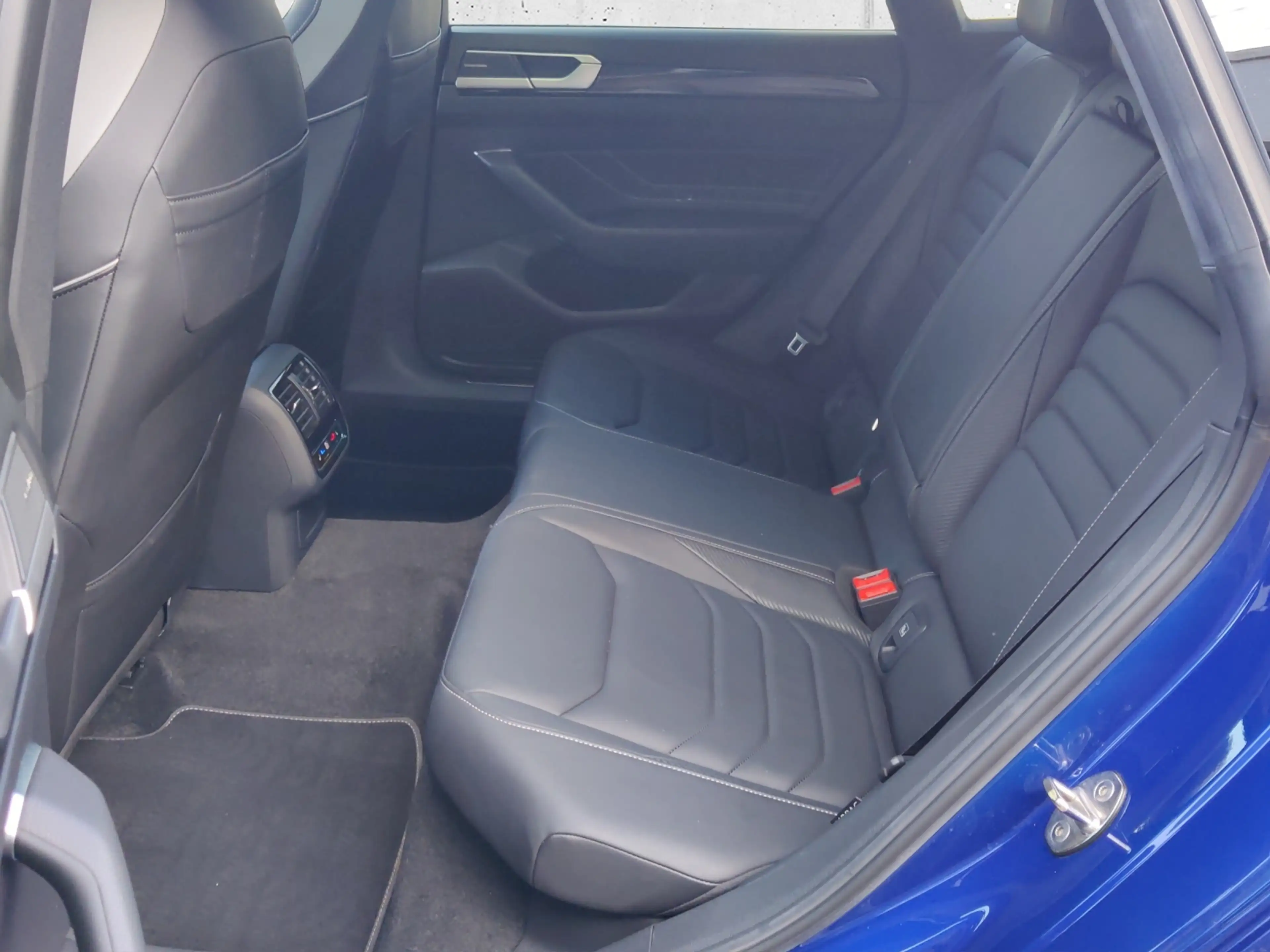 Volkswagen Arteon Shooting Brake 2.0 TSI R-Line 4M (EURO 6d) 4Motio — photo 12