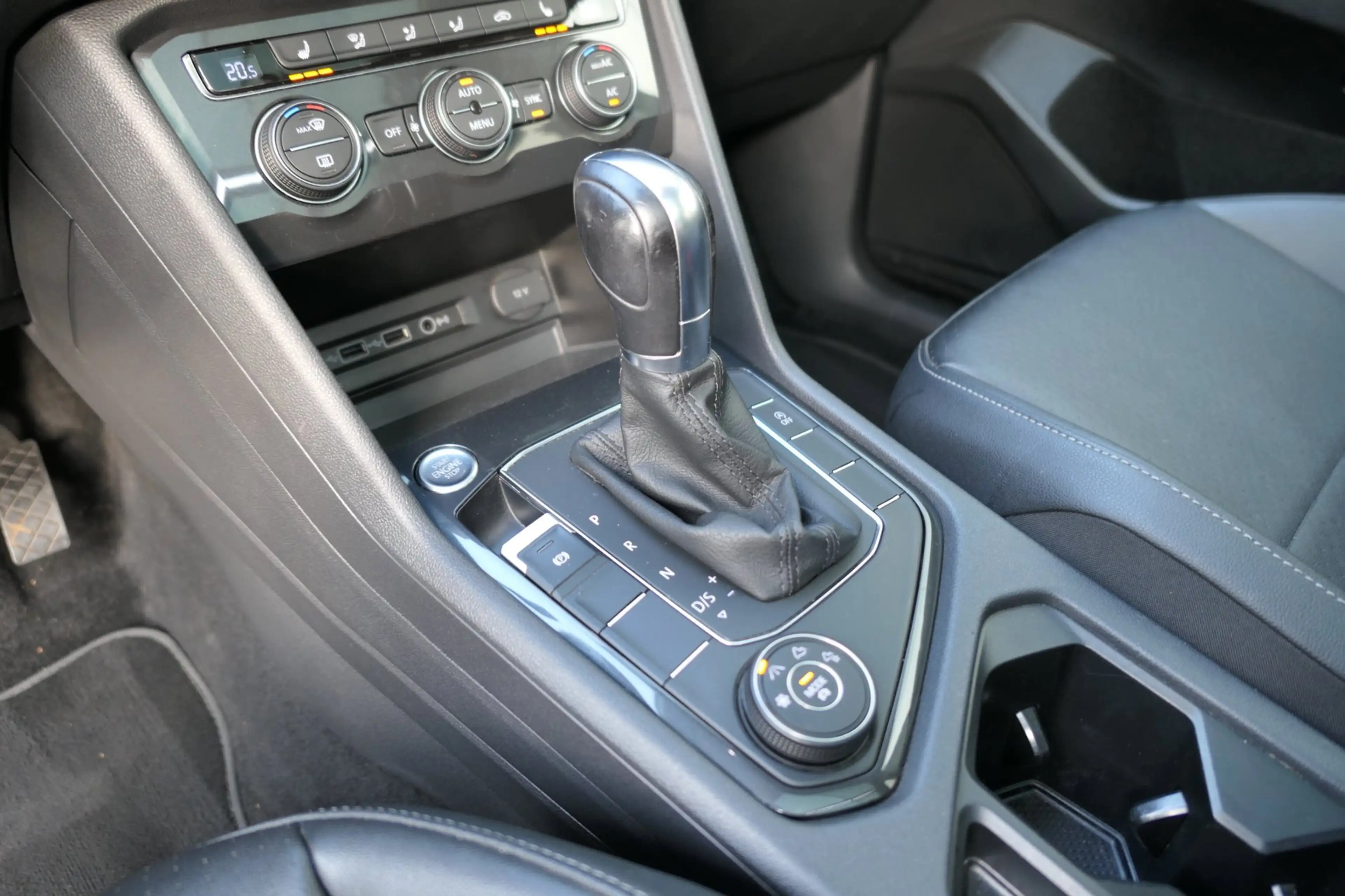 Volkswagen Tiguan Allspace All-Space 2.0 TSI 4Motion Highline Panorama Carpla — photo 9