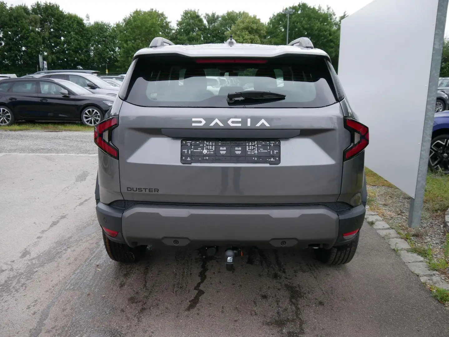 Dacia Duster Expression 3 TCe 4x2*NAVI-ÜBER-SMARTLINK*AHK*PD... Grau - 2