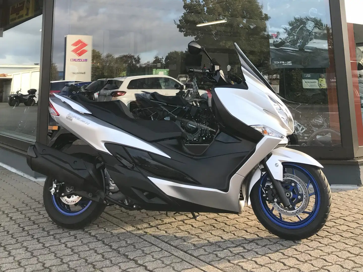 Suzuki Burgman 400 sehr gepflegt, TÜV & Durchsicht neu, Garantie, Argent - 2