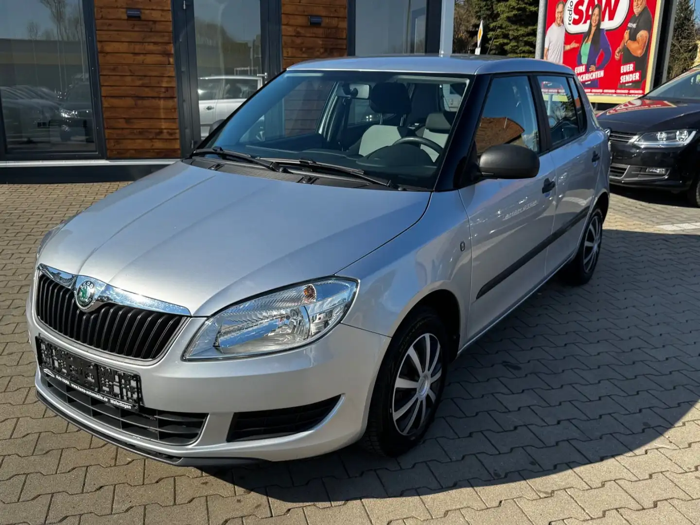Skoda Fabia Classic *KLIMA*AHK*4-TÜR*TOP* Argent - 2