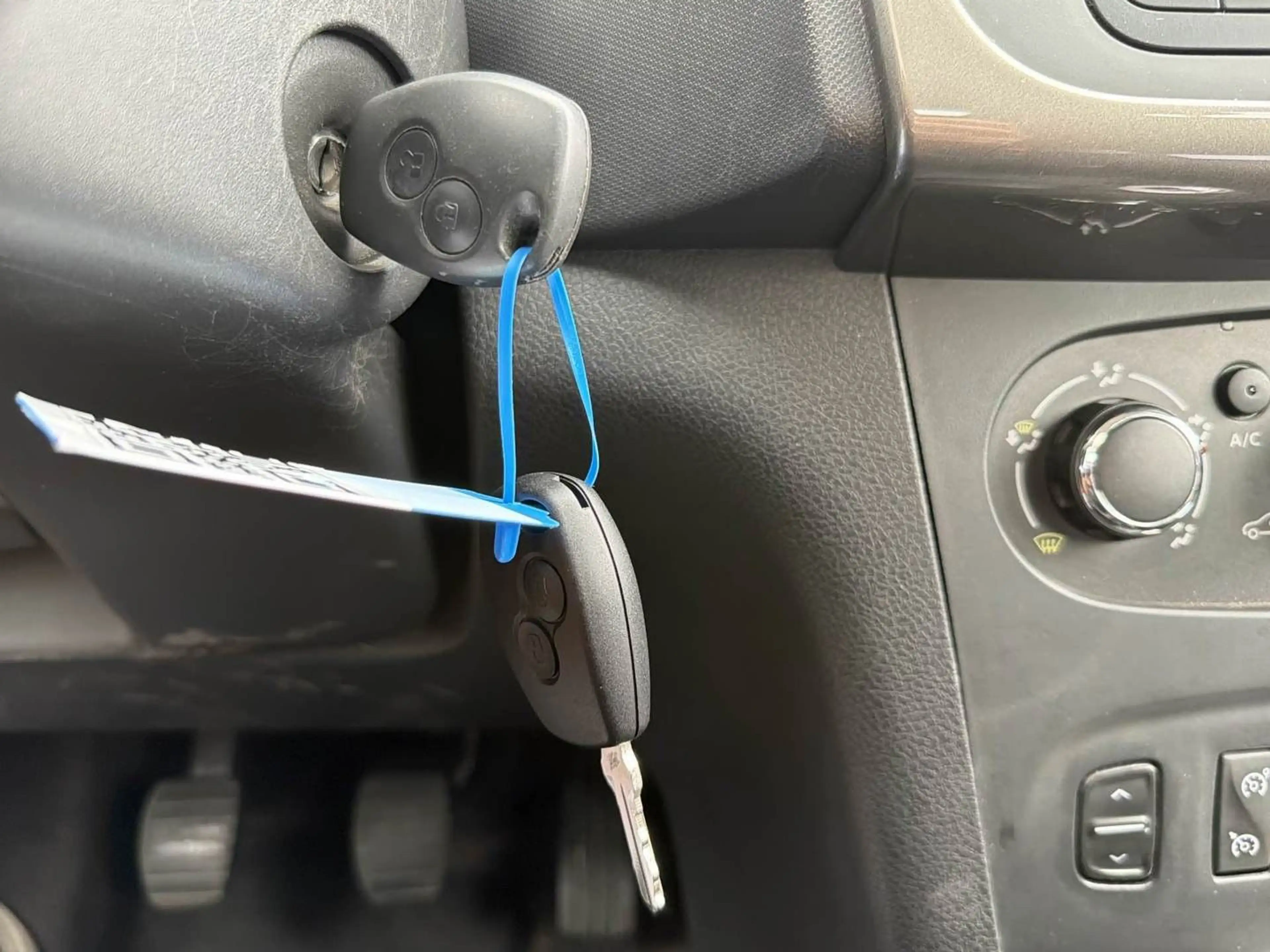 Dacia Logan MCV II Kombi Laureate — photo 15