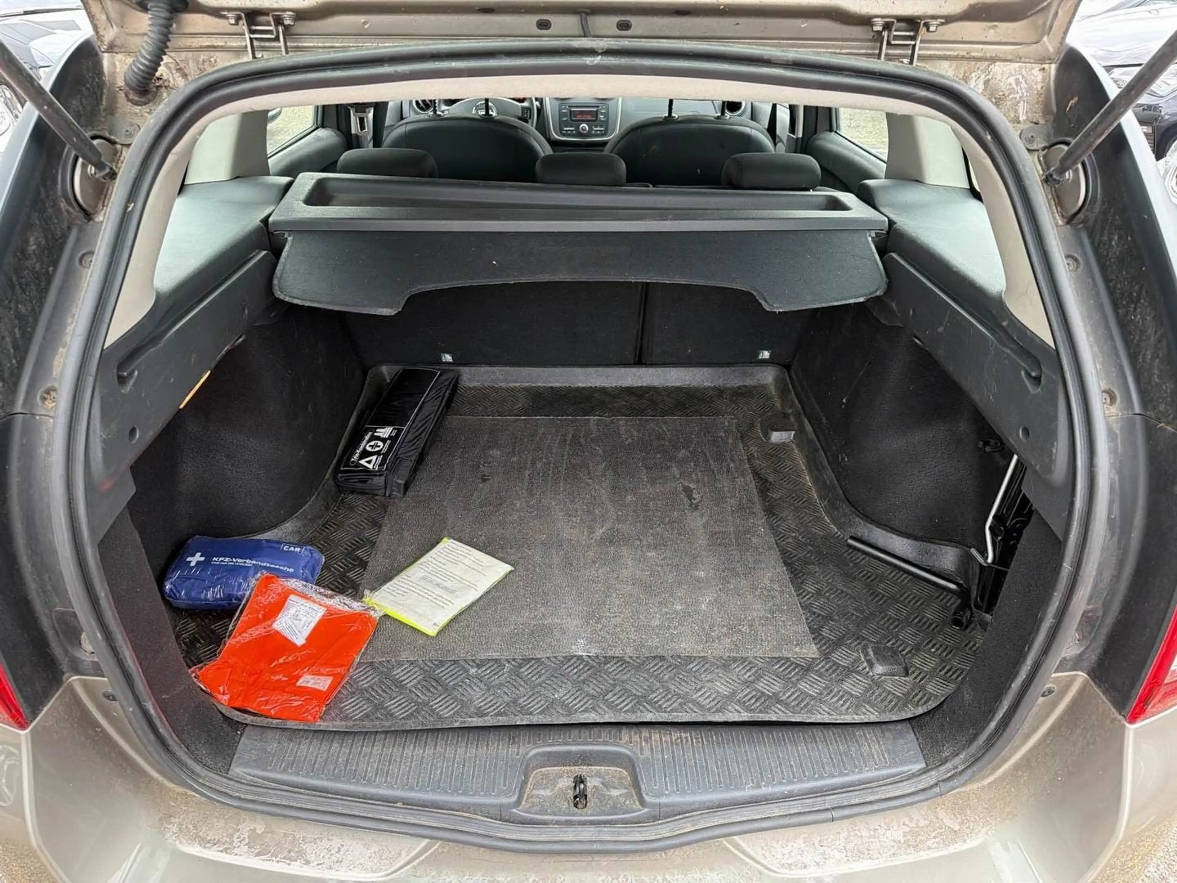 Dacia Logan MCV II Kombi Laureate — photo 7