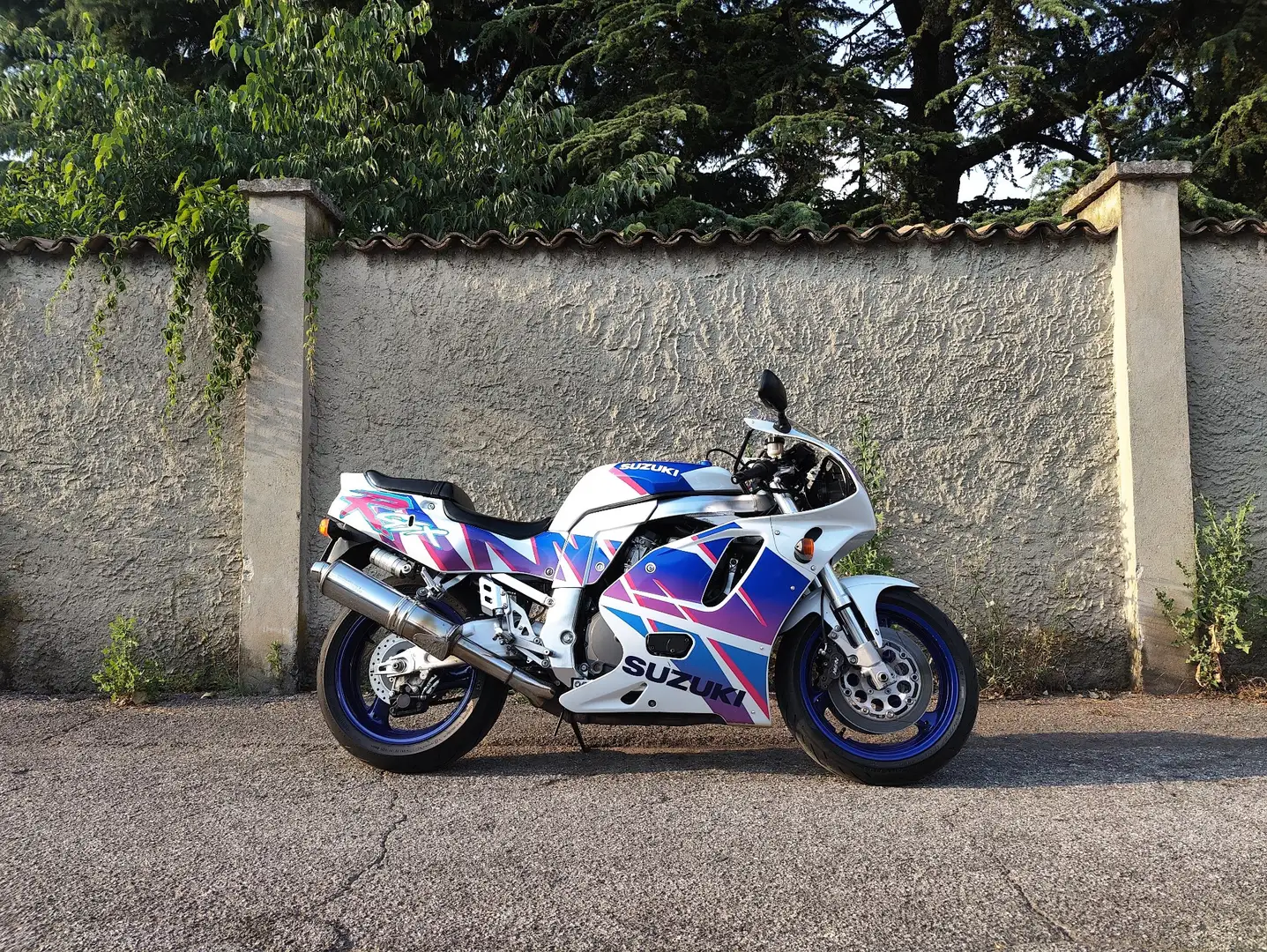 Suzuki GSX-R 750 Alb - 2