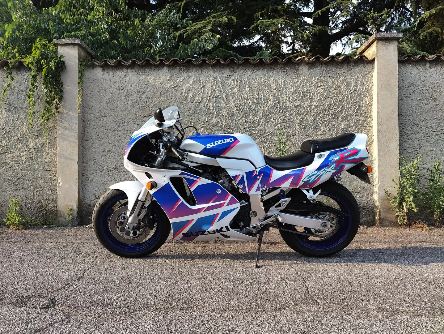 Suzuki GSX-R 750 Alb - 1